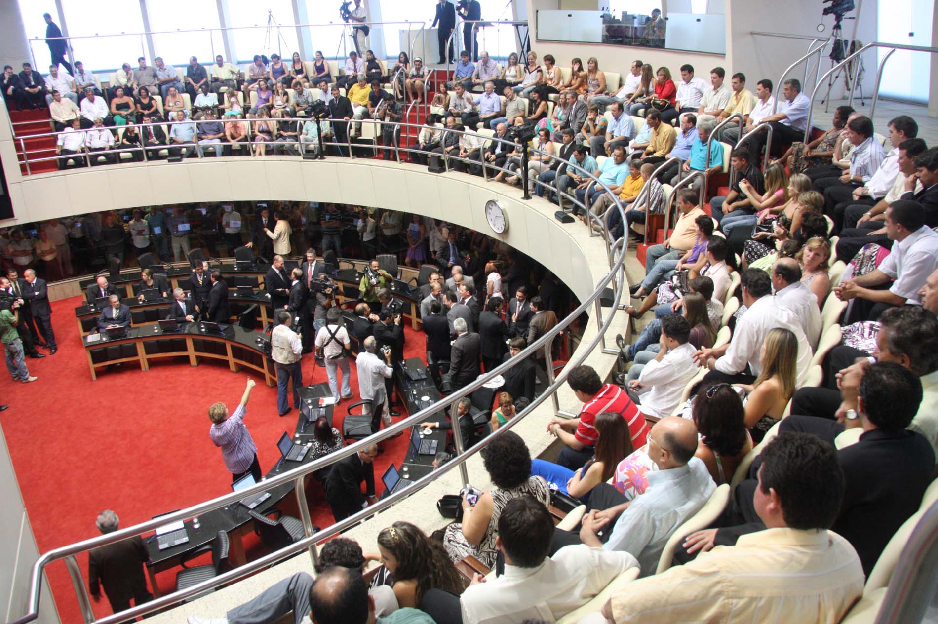 Sessões preparatórias: Eleição do Presidente e Mesa do Legislativo catarinense