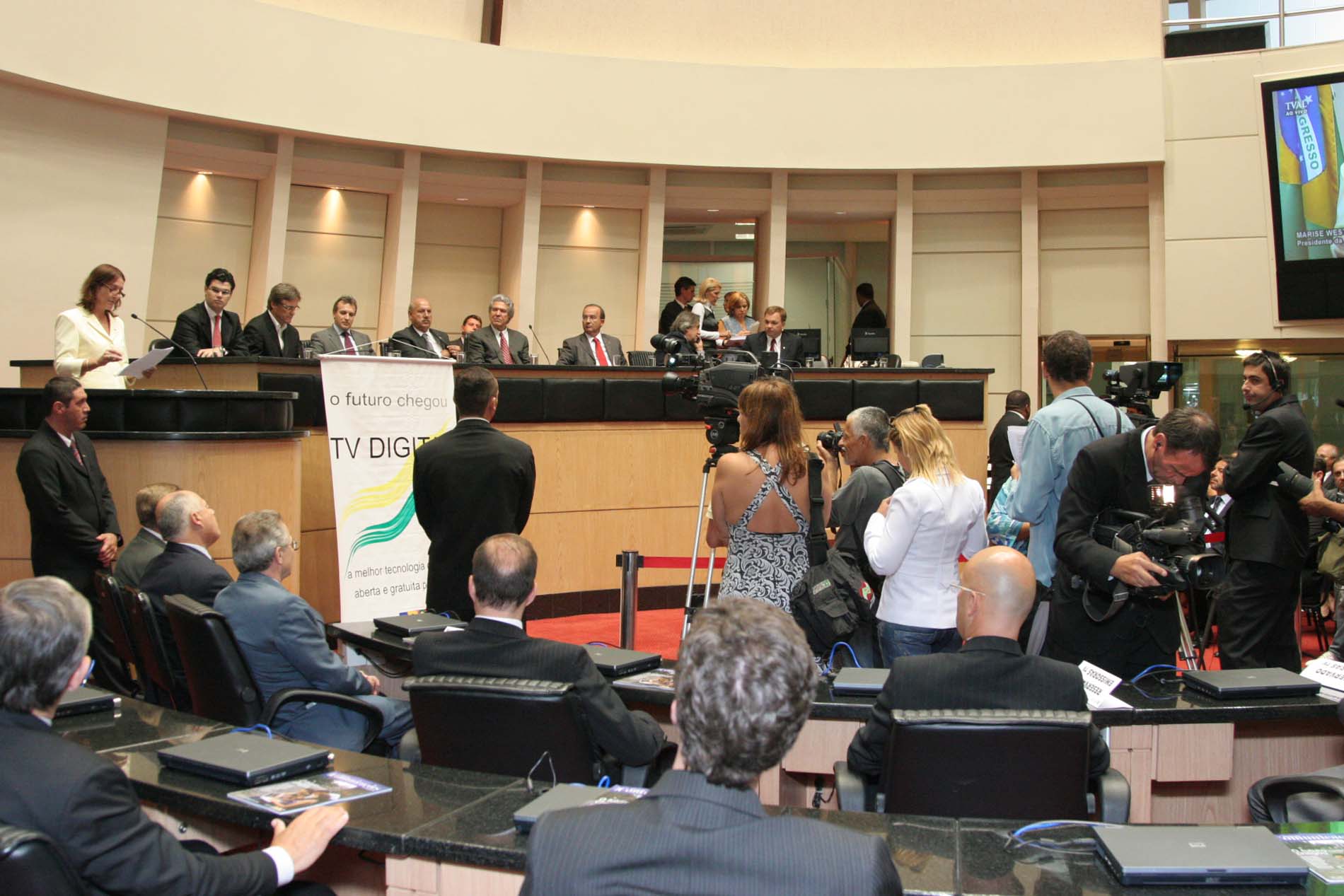 Solenidade de Assinatura dos Termos de Consignação dos Canais Digitais com as emissoras de TV de Florianópolis