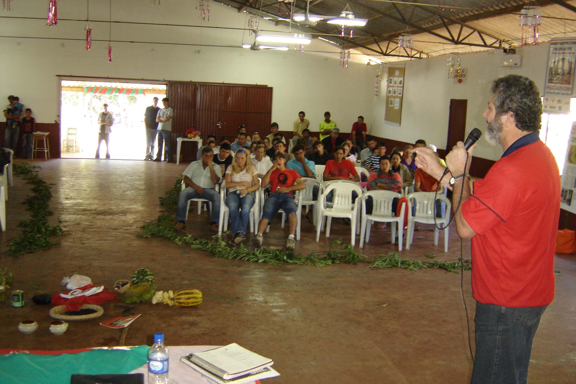 Padre Pedro lembra luta por soberania alimentar na 10a Festa da Melancia