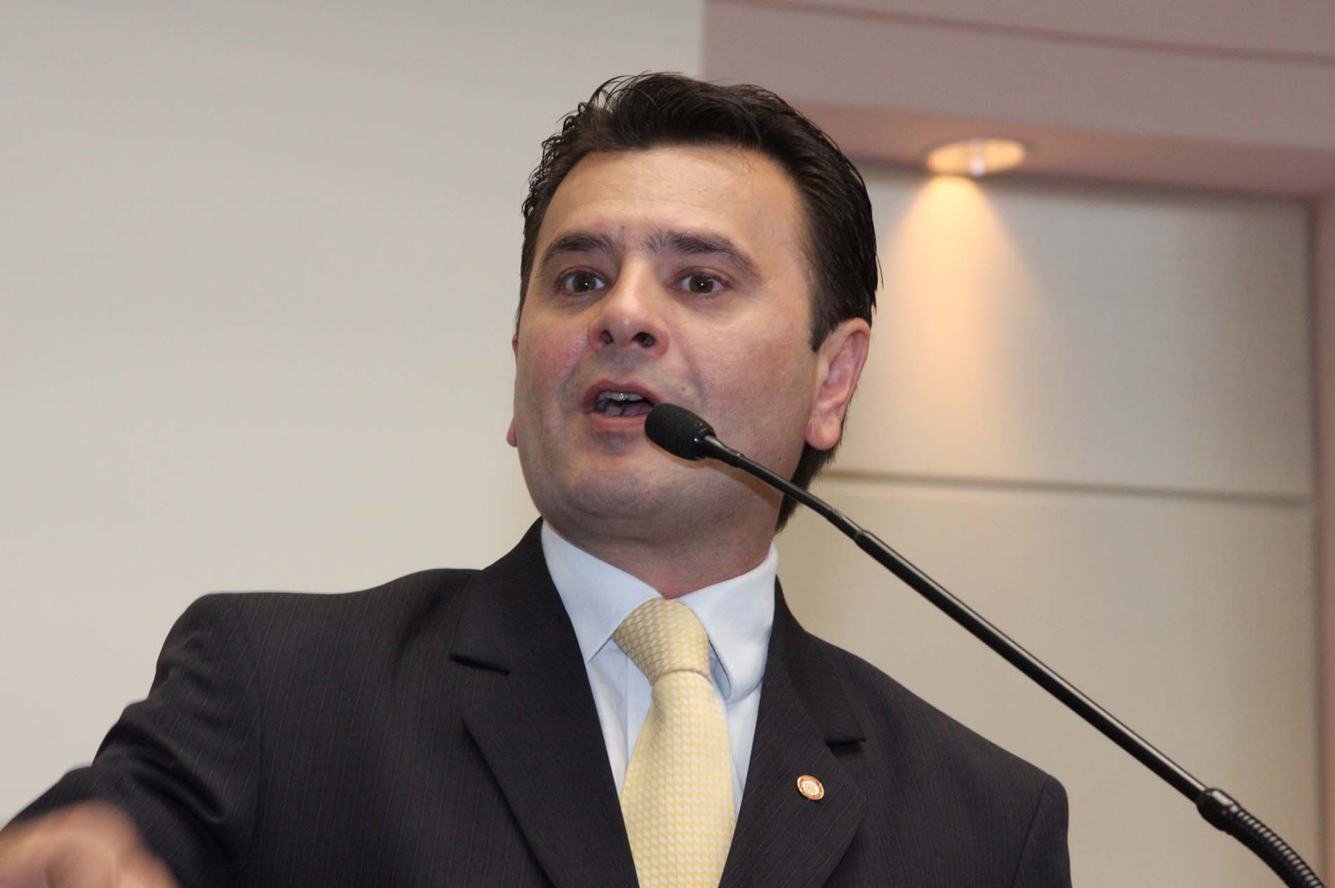 Deputado Elizeu Mattos (PMDB)