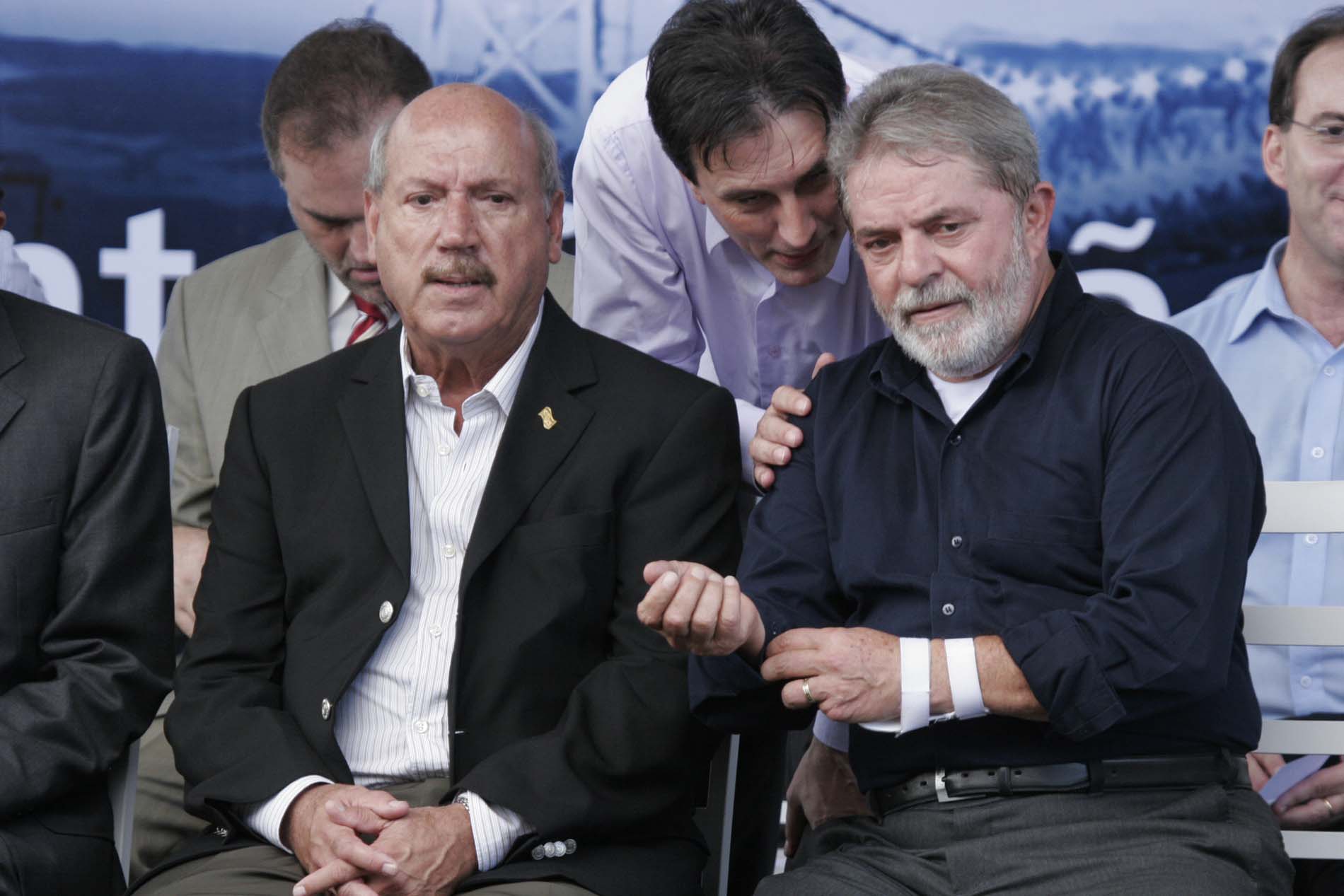 Lula inaugura sistema de energia elétrica em SC