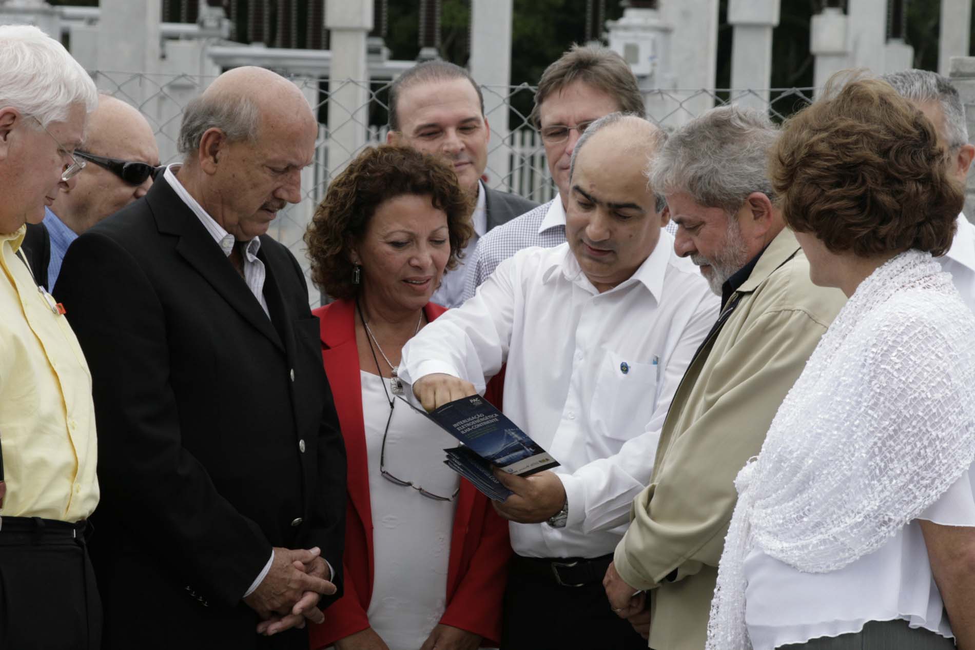 Lula inaugura sistema de energia elétrica em SC