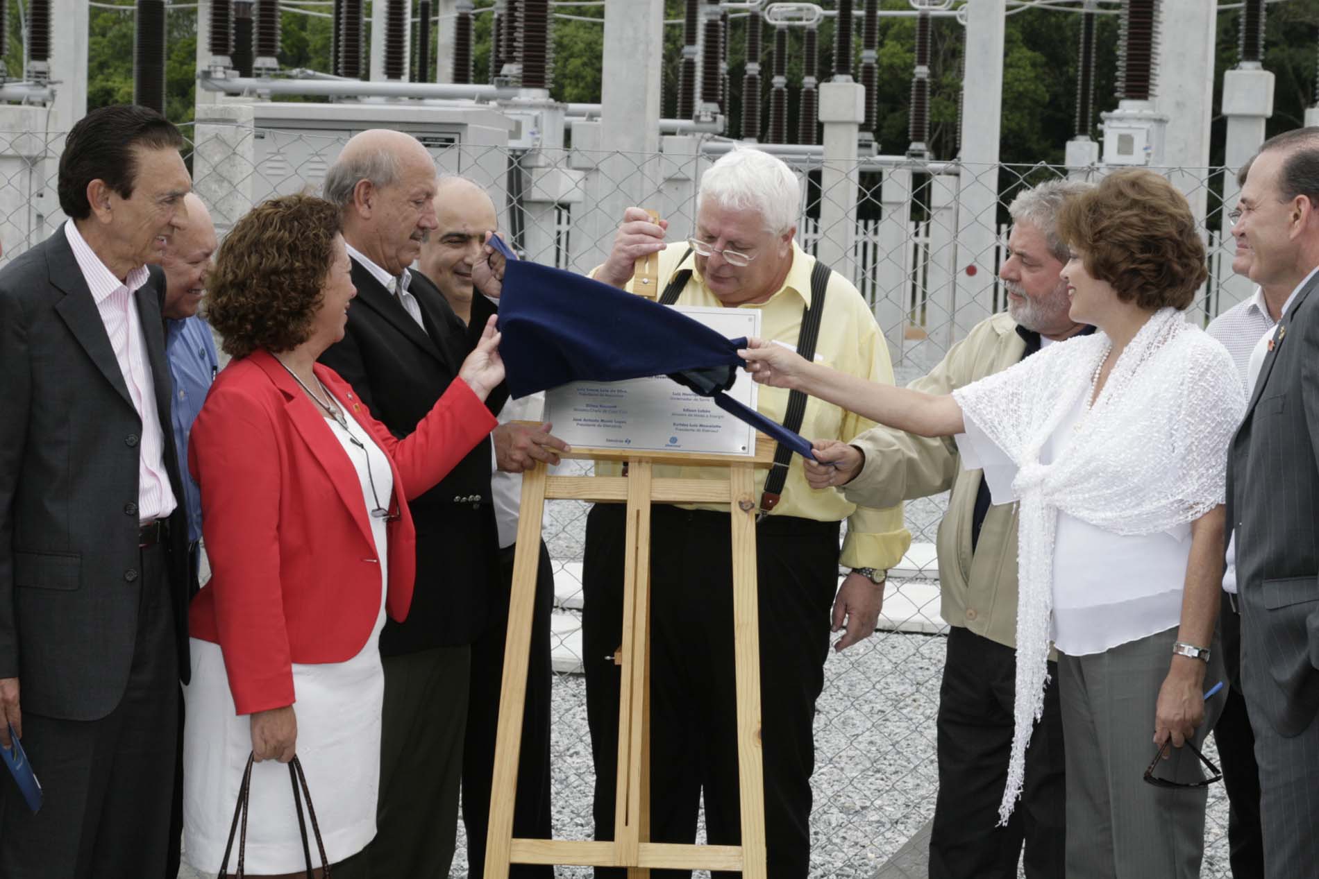 Lula inaugura sistema de energia elétrica em SC