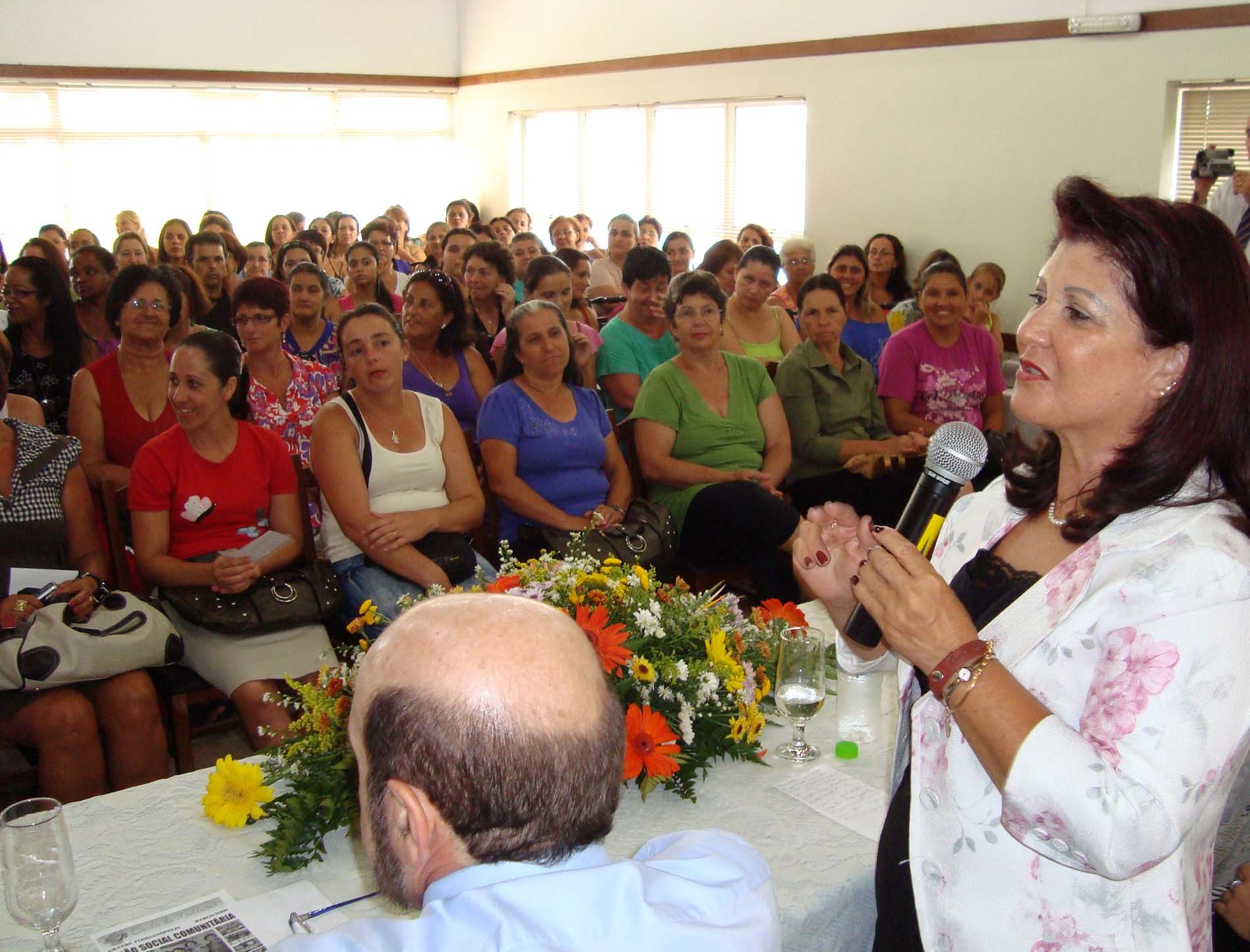 Escola de Mulheres homenageia alunas