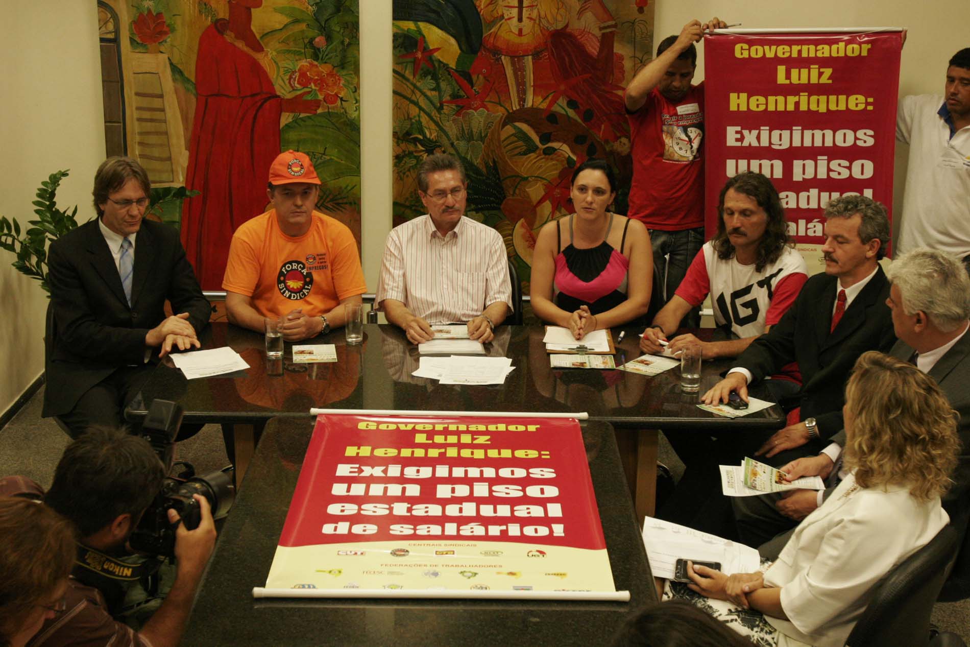 Coletiva sobre o novo piso estadual de salário
