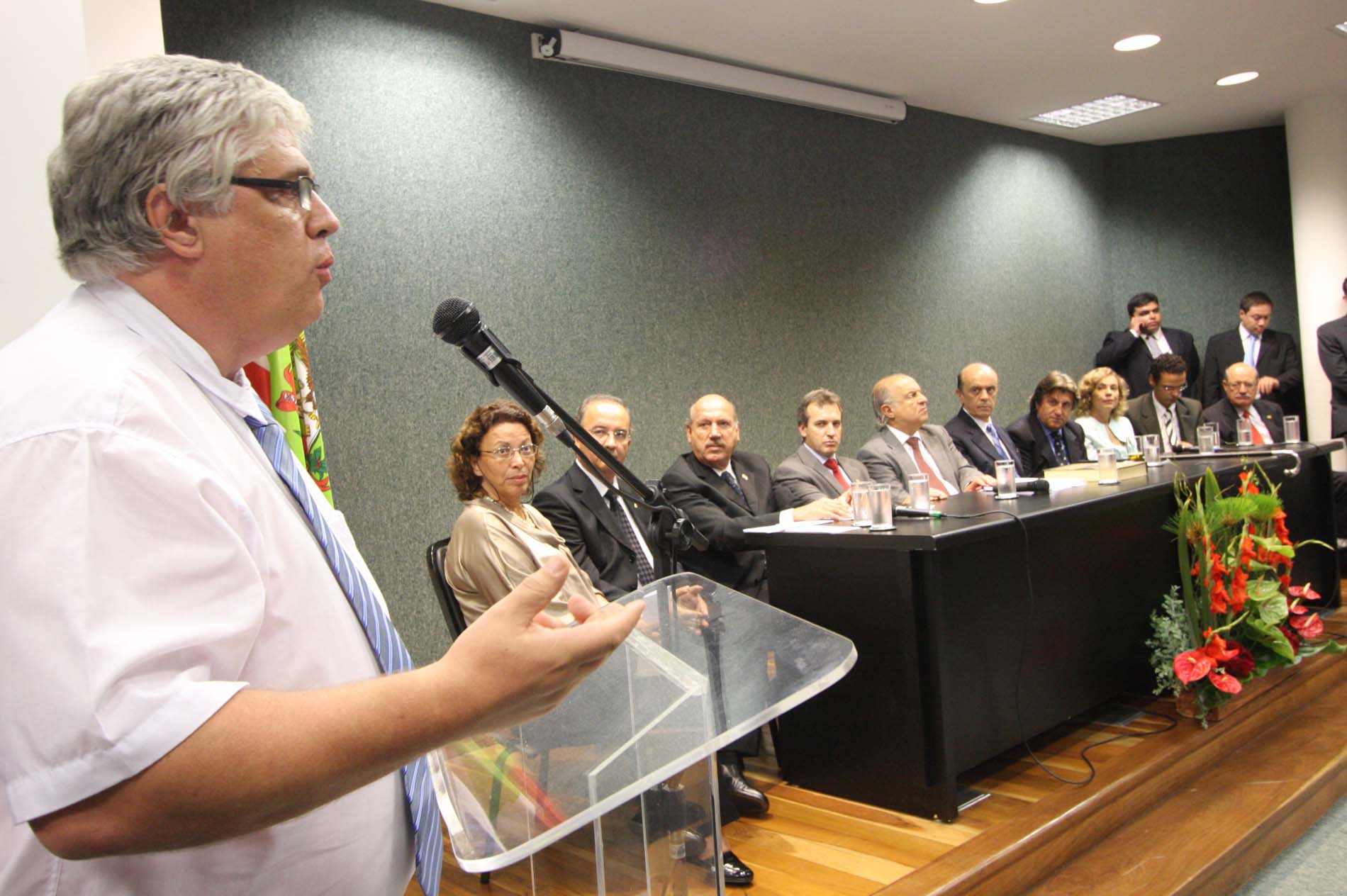 Homenagem ao ex-deputado Paulo Stuart Wright