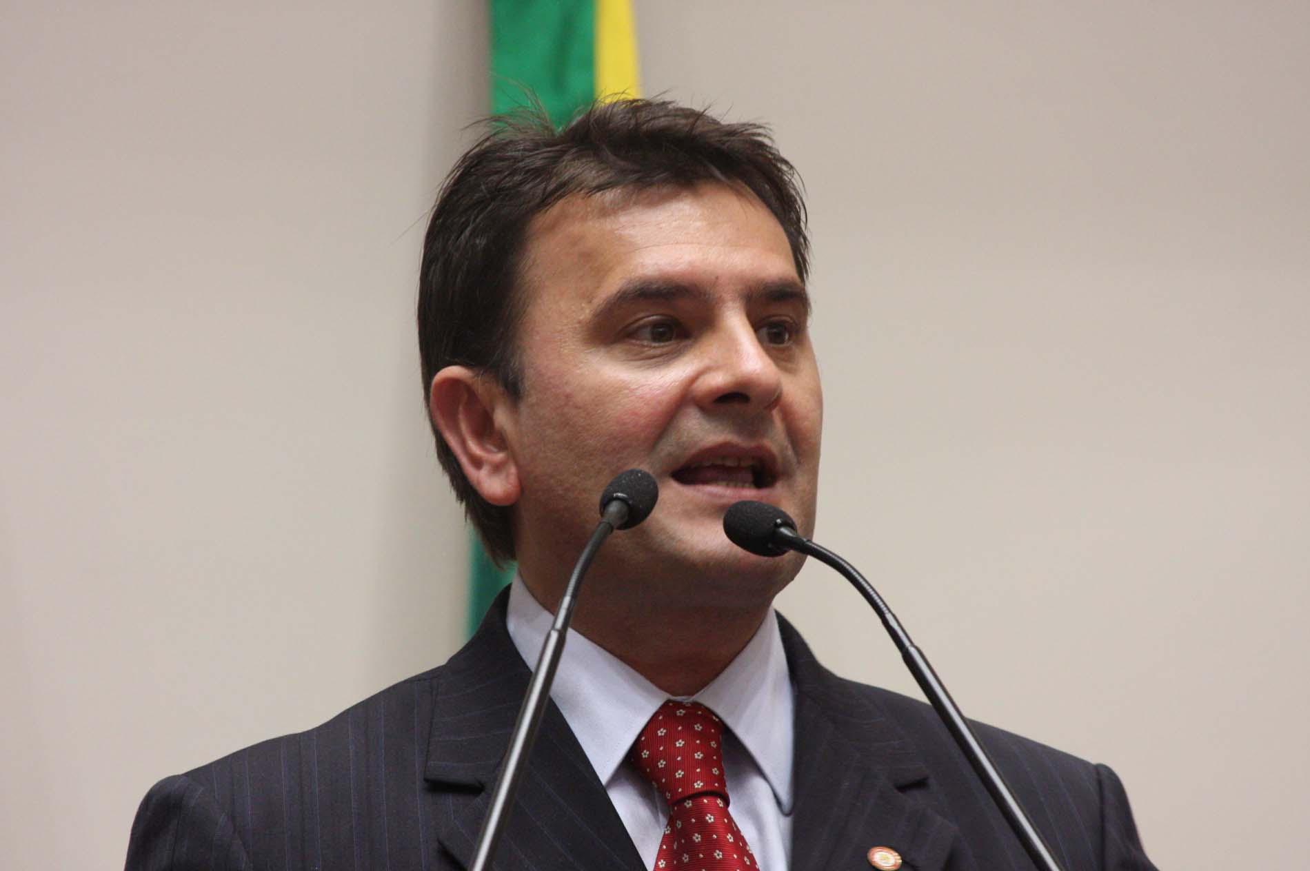 Deputado Elizeu Mattos (PMDB)