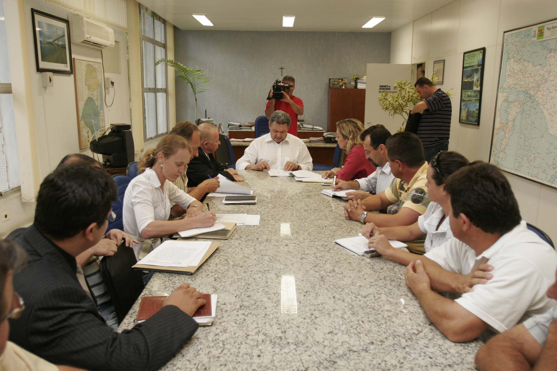 Reunião na Secretaria de Agricultura