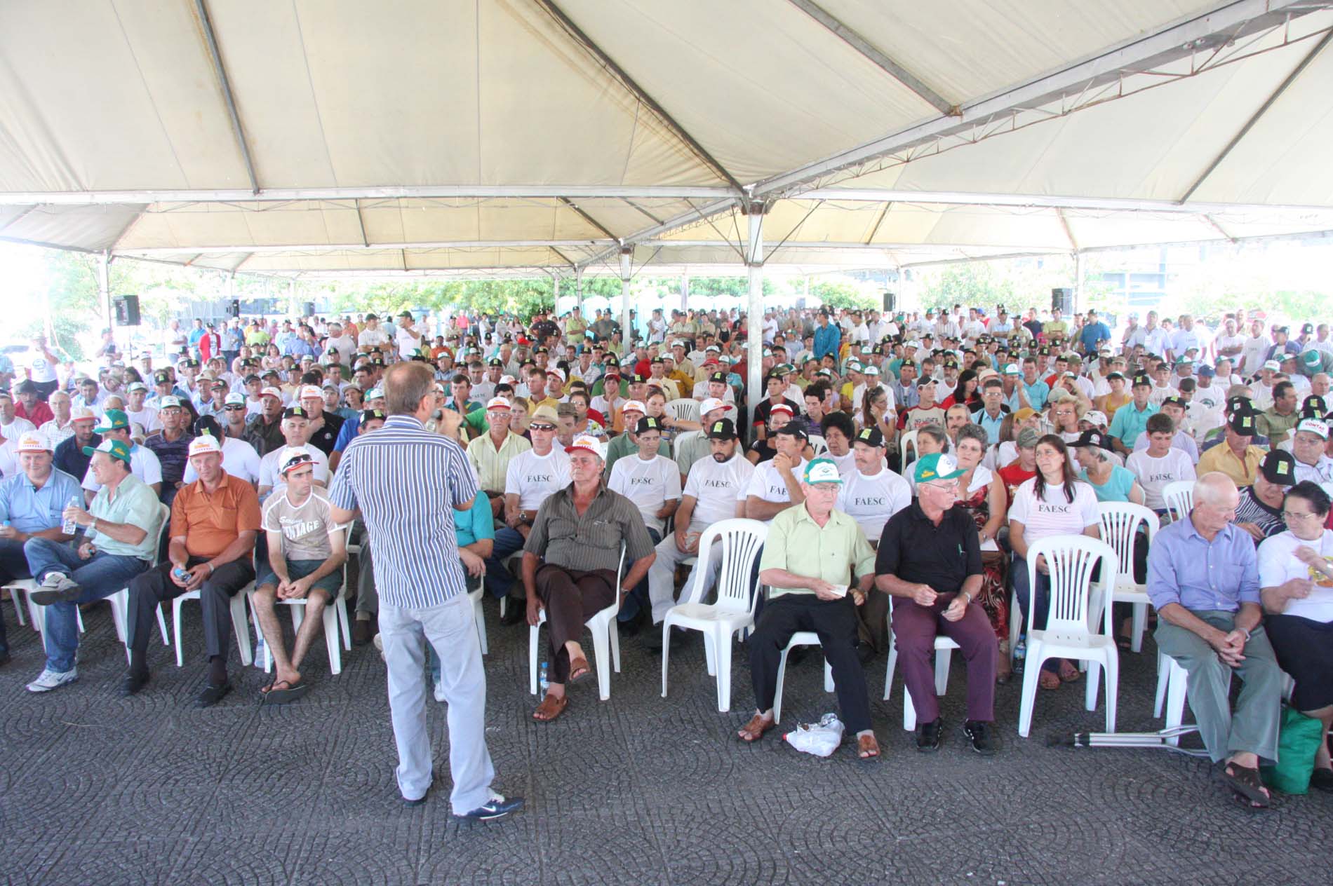 Agricultores acompanham a votação Código Ambiental