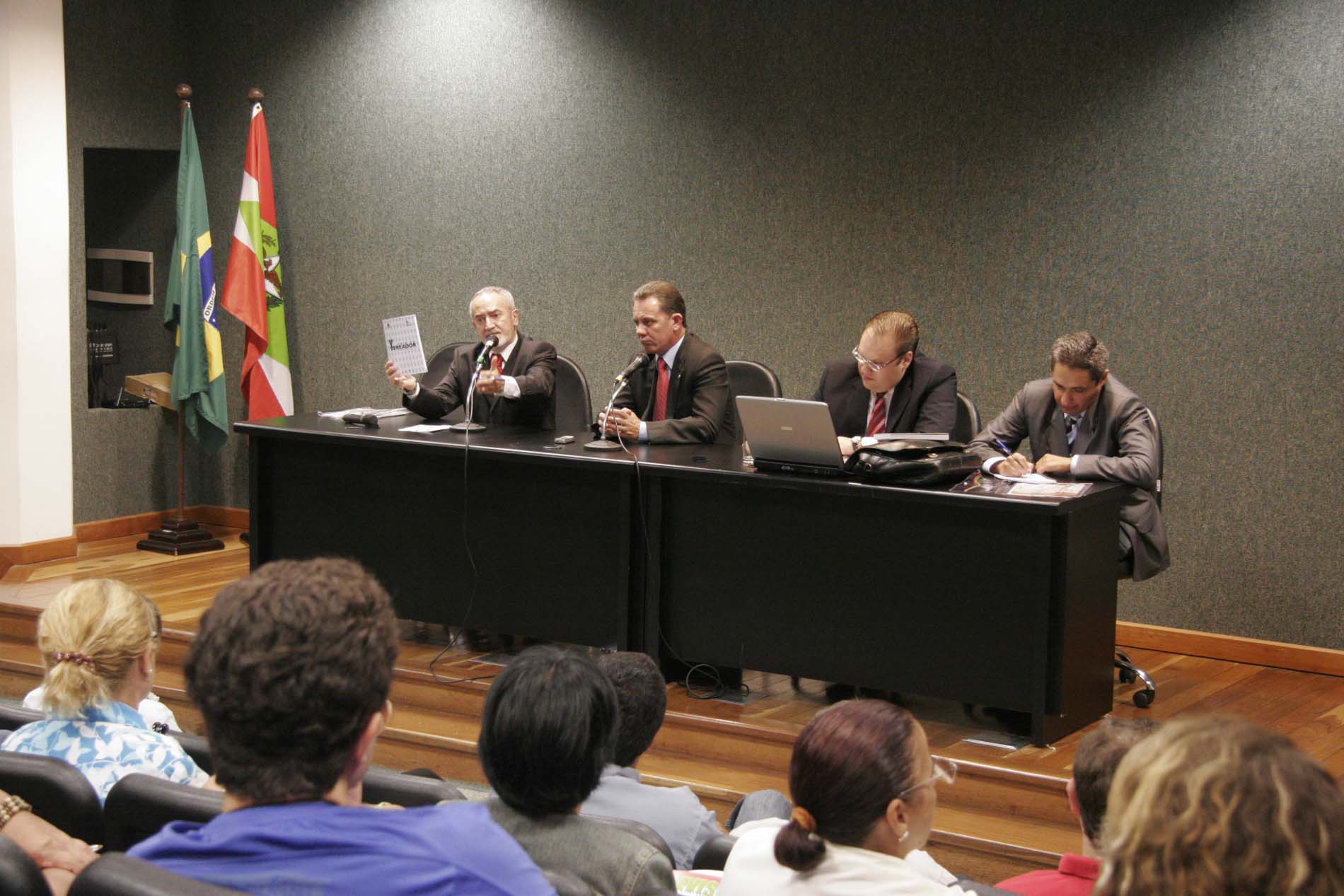 Escola do Legislativo inicia aprofundamento do Curso de Formação Política