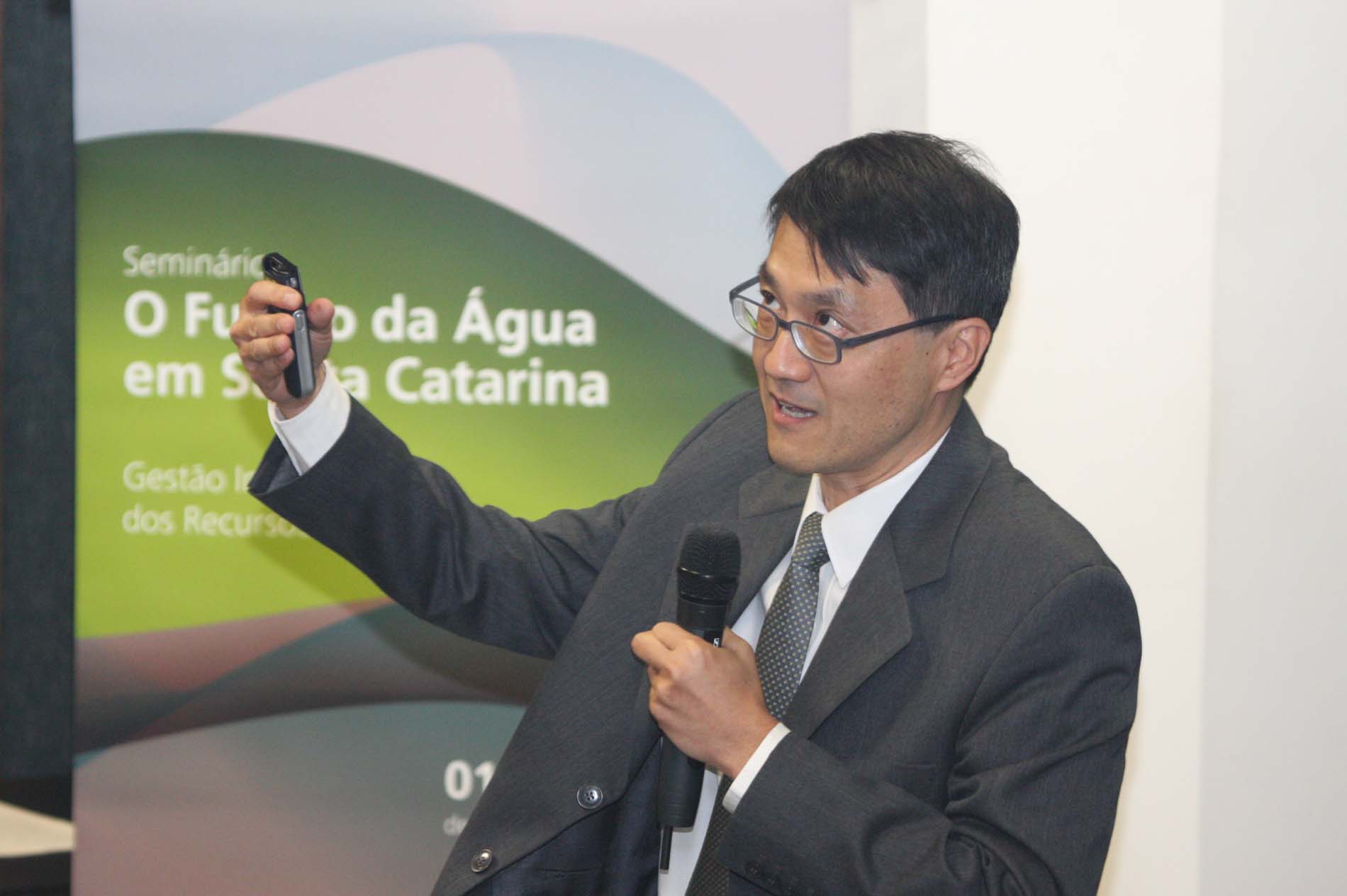 Seminário – ” O Futuro da Água em Santa Catarina: Gestão Integrada de Recursos Hídricos de Tecnologia Educacional da Grande Florianópolis”