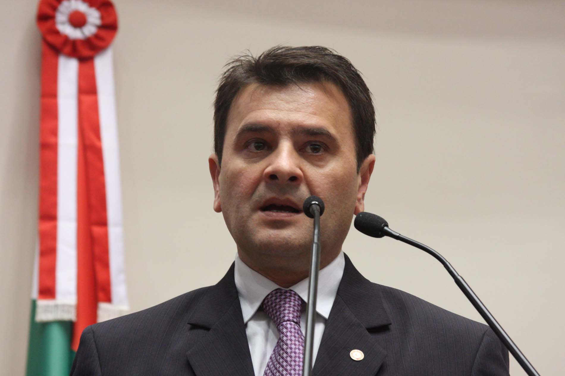 Deputado Elizeu Mattos (PMDB)