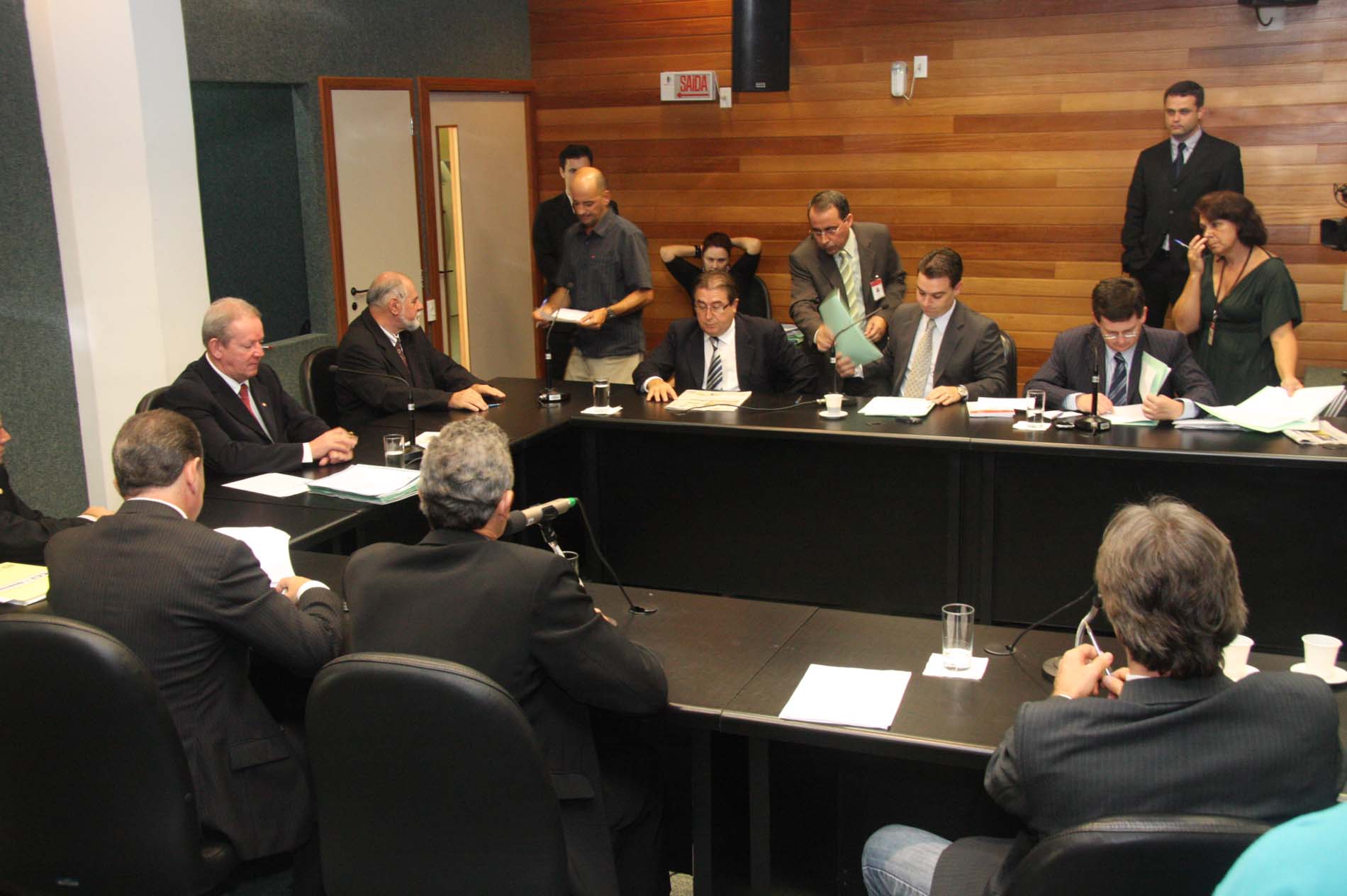 CCJ encaminha diversas propostas à diligência