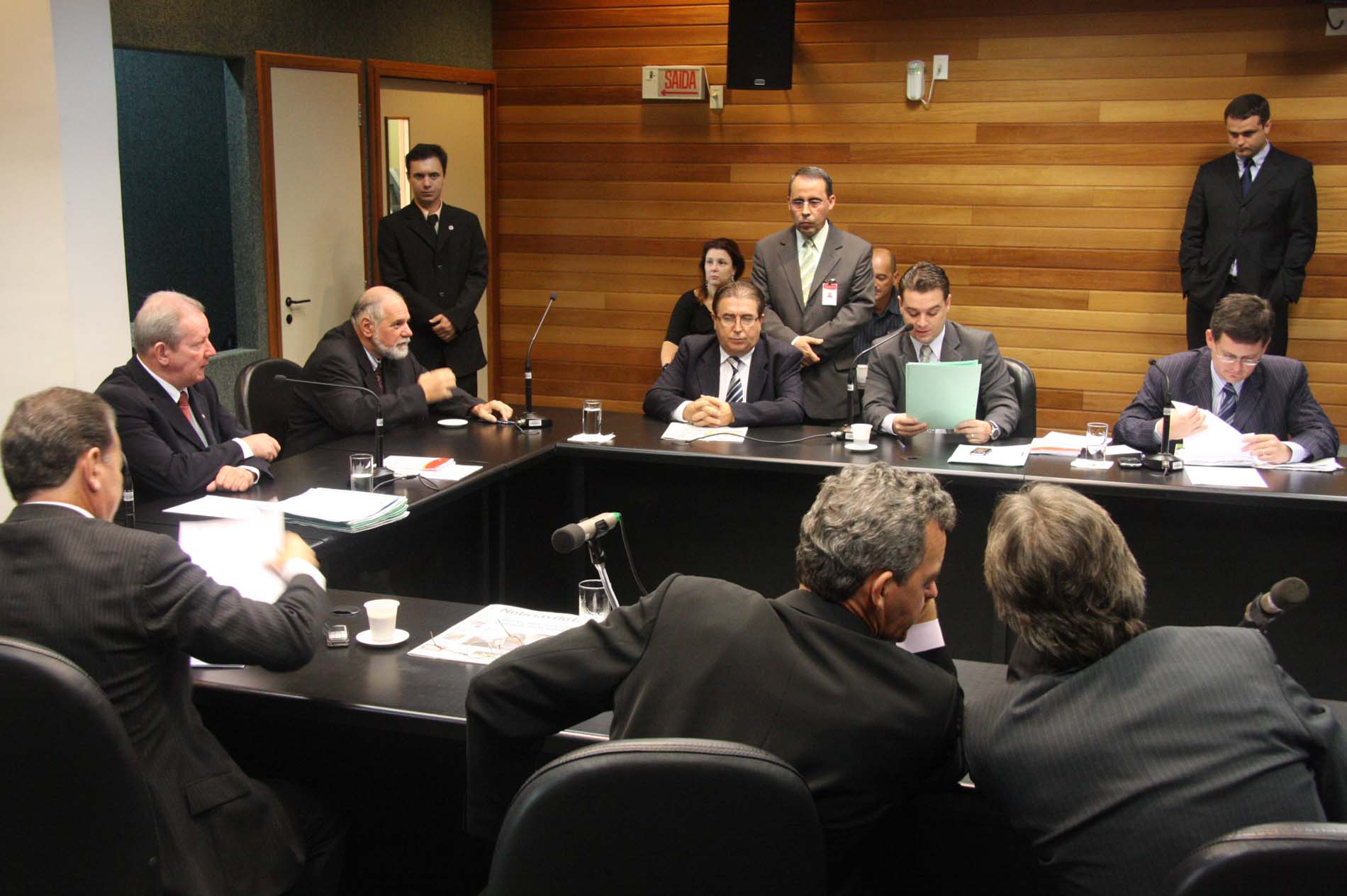 CCJ encaminha diversas propostas à diligência