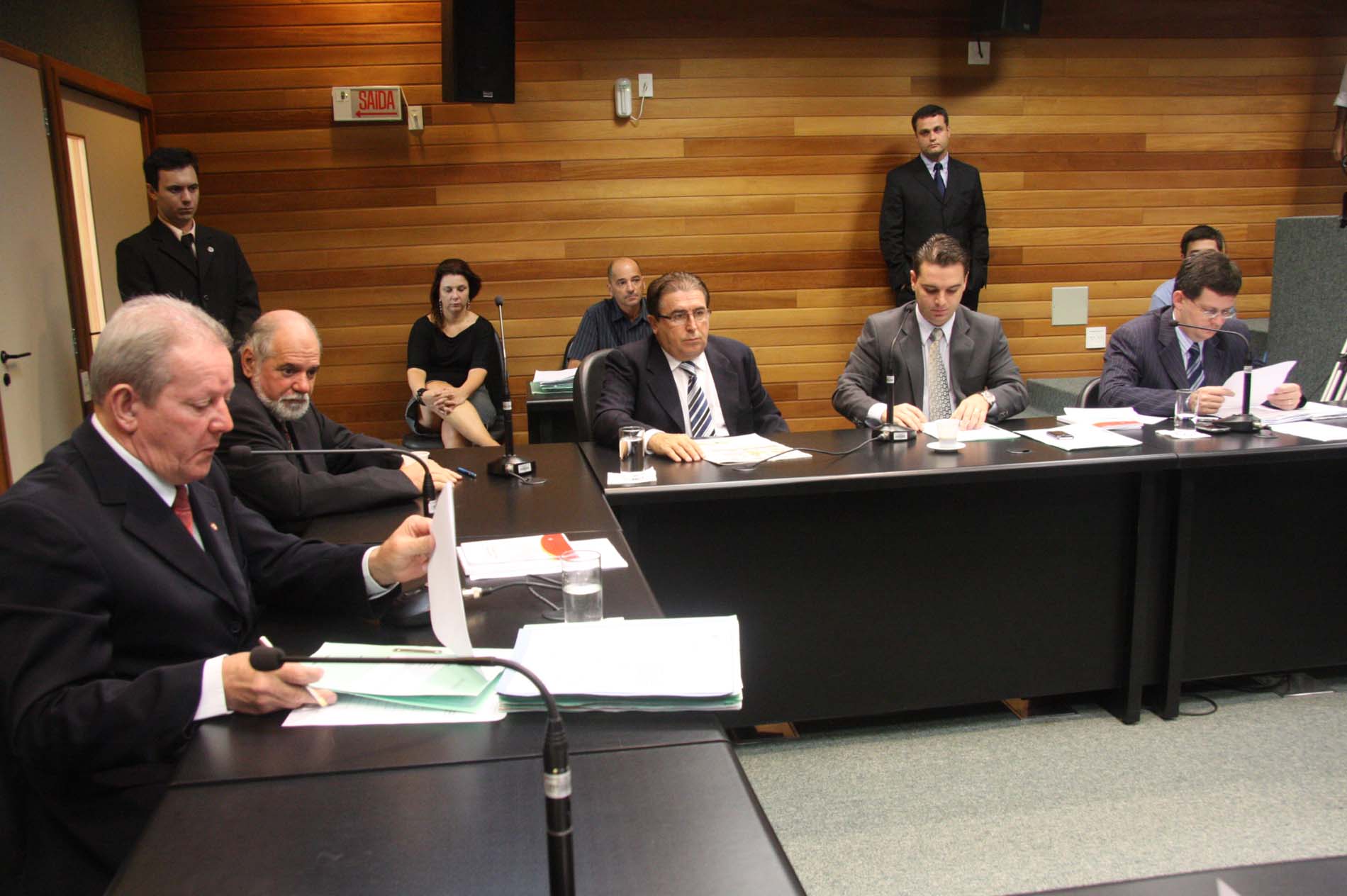 CCJ encaminha diversas propostas à diligência