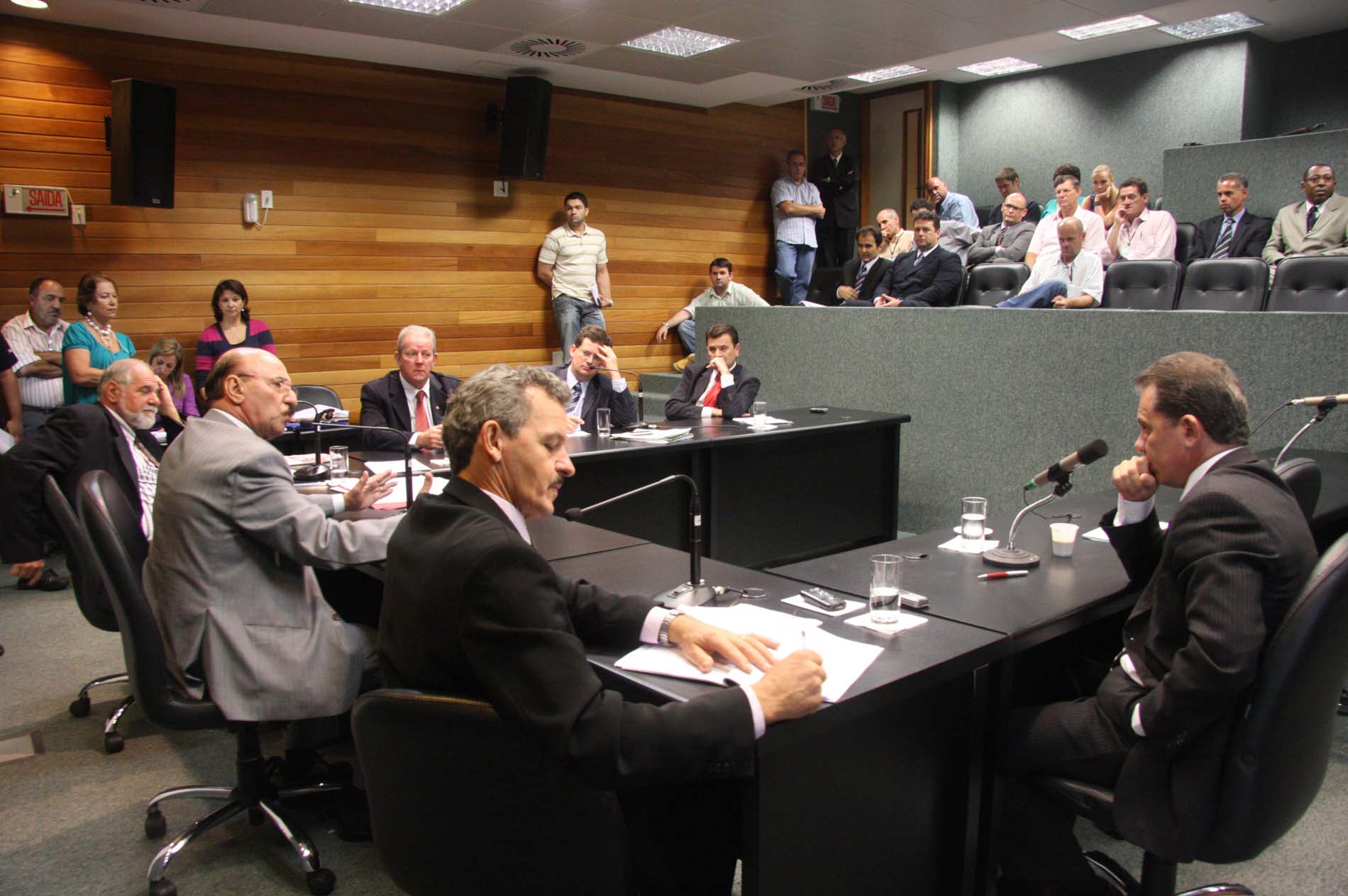 Comissão de Trabalho adia votação do projeto sobre gratificação do TJ