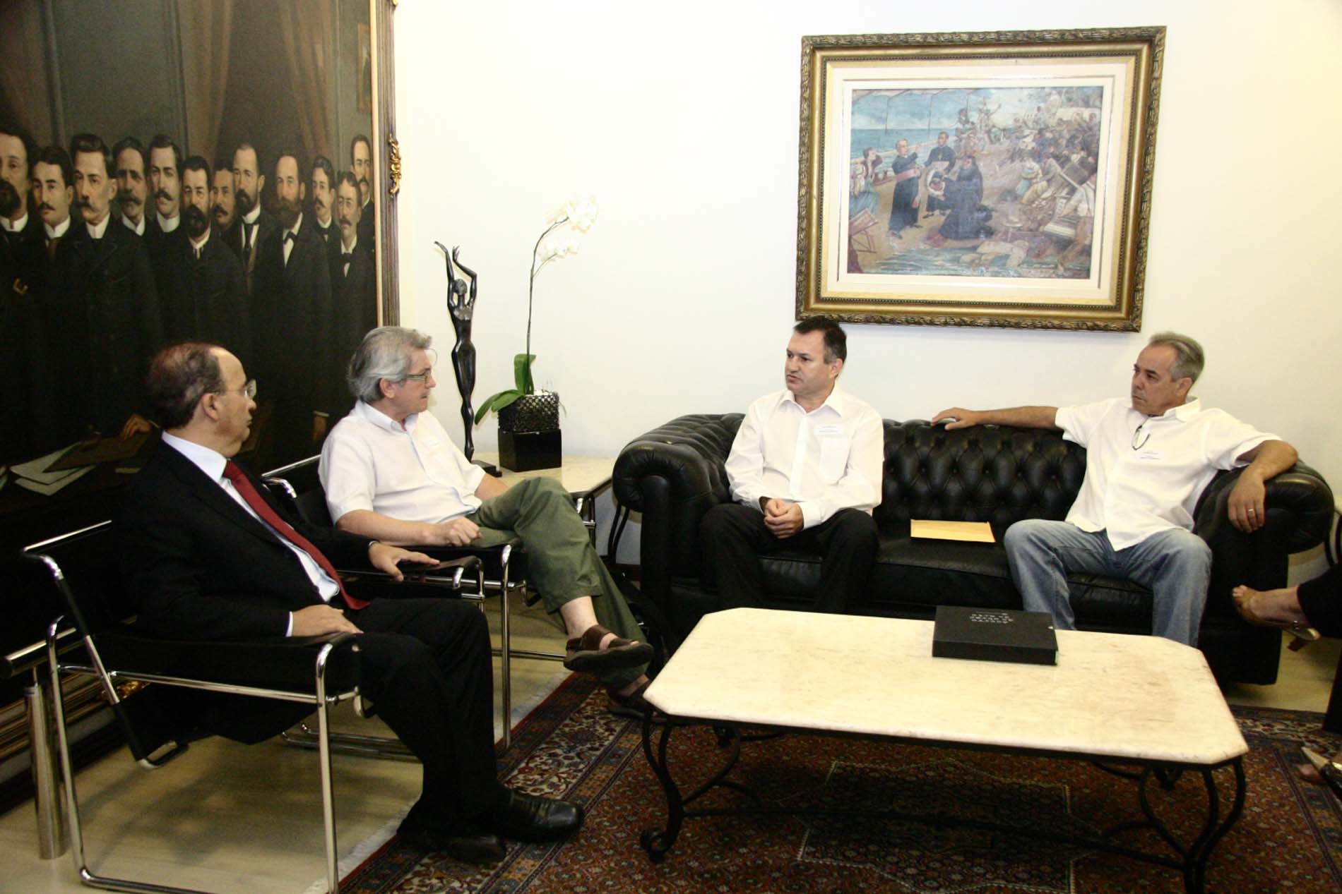 Presidente Jorginho Mello recebe Pe. Vilson Groh