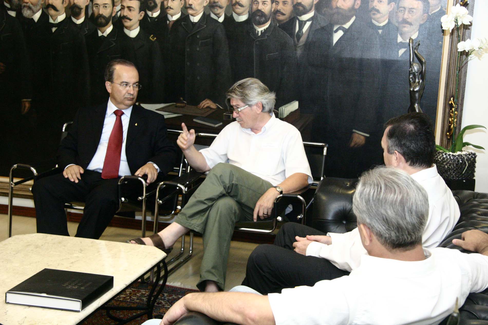 Presidente Jorginho Mello recebe Pe. Vilson Groh