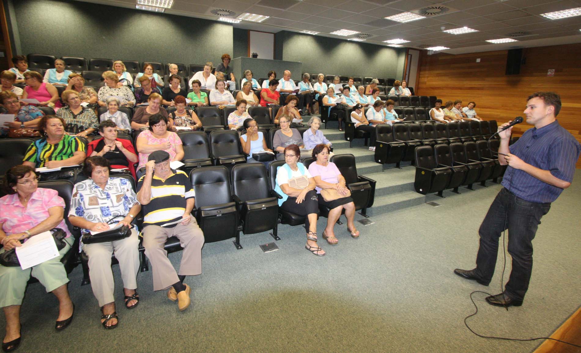 Projeto Tela Crítica - Filme: A Força da Amizade - Promoção: Escola do Legislativo