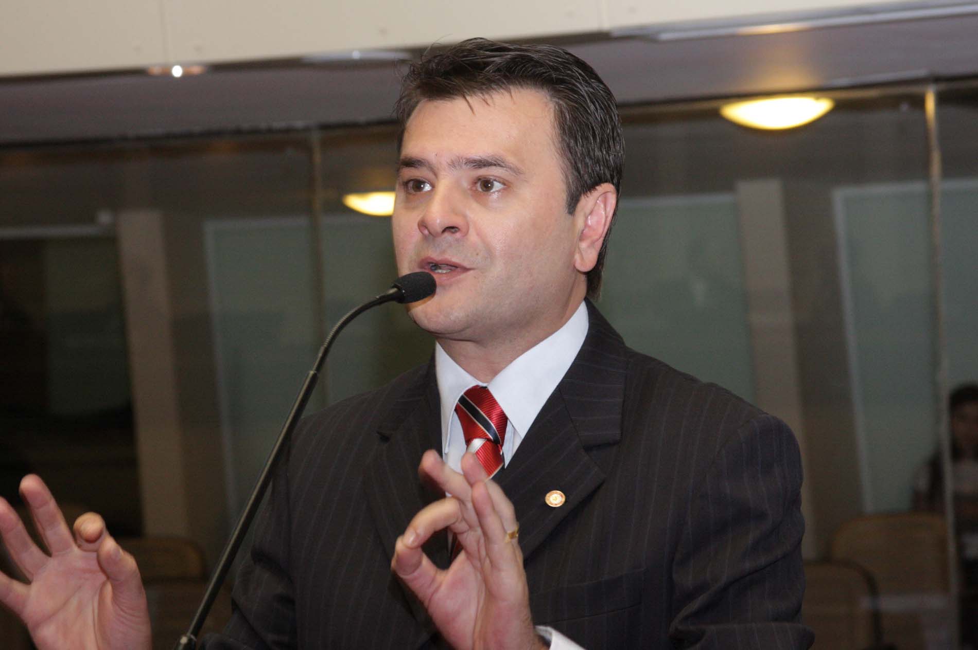 Deputado Elizeu Mattos (PMDB)