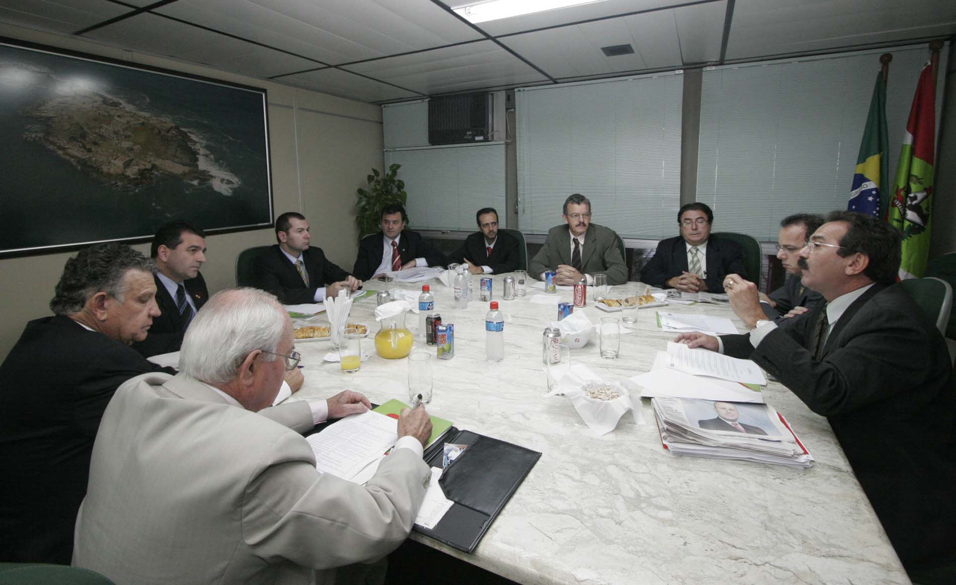 Reunião de líderes na bancada do PMDB