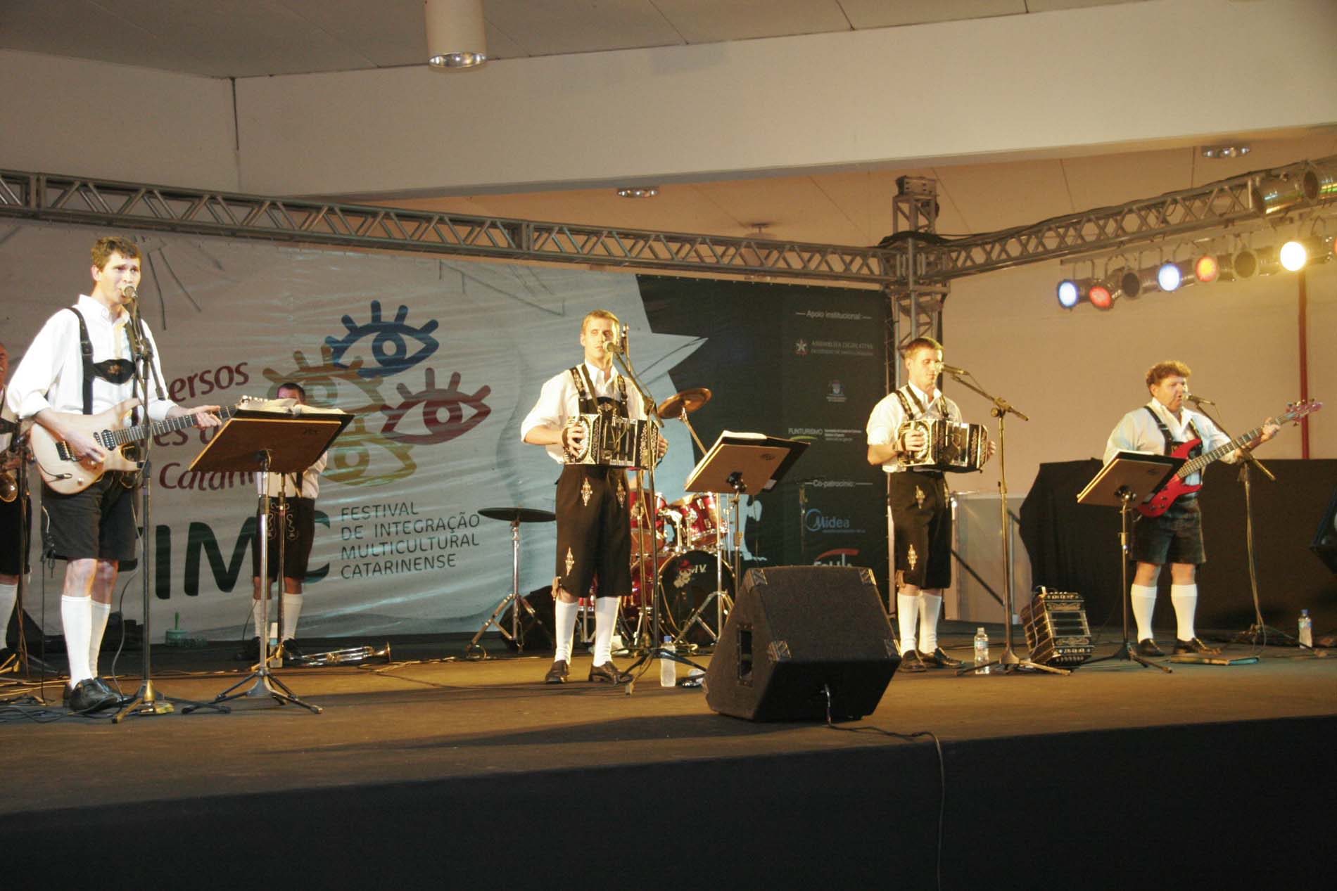Imãos Fiebes e Banda Bandoneira - Indaial-SC