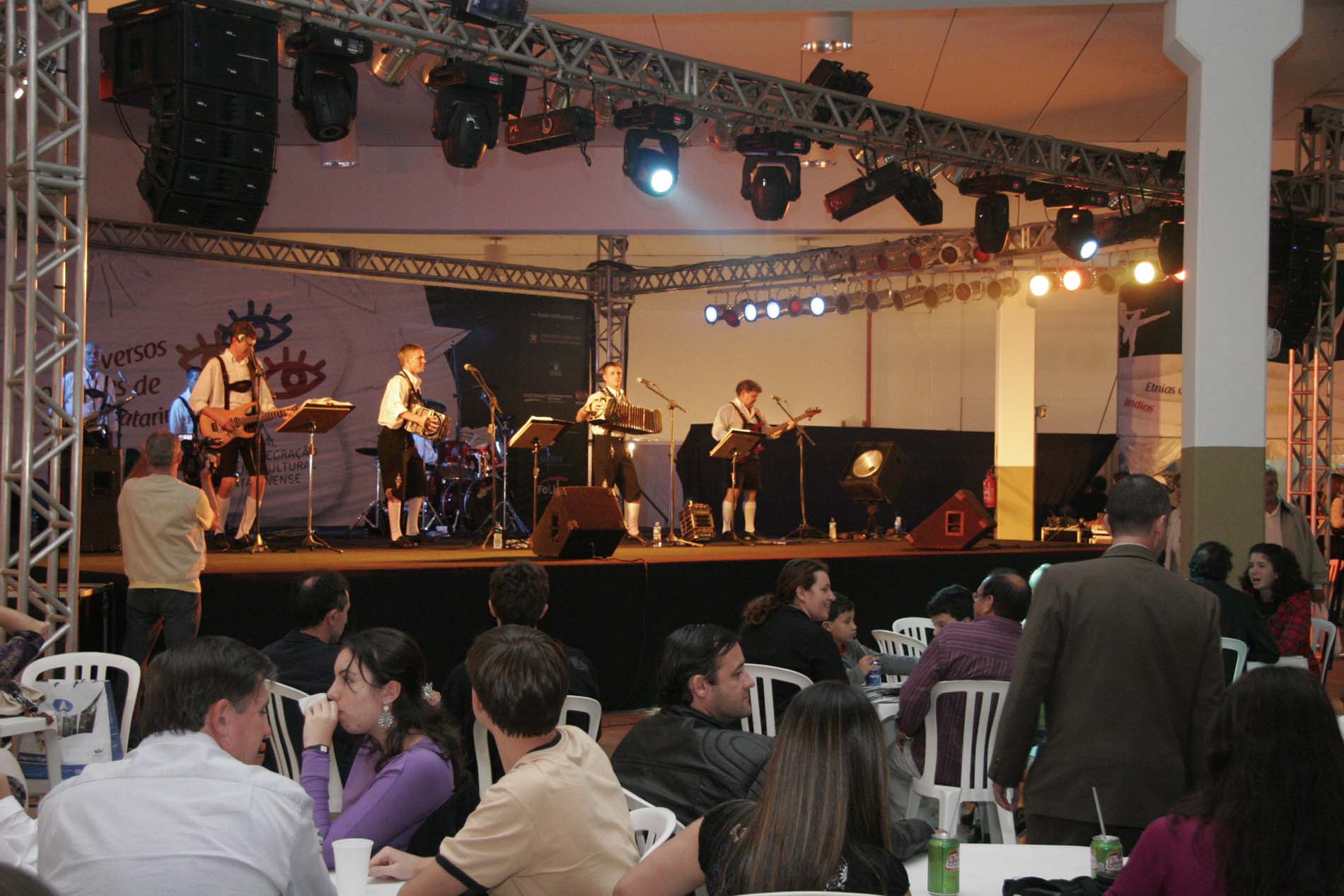 Imãos Fiebes e Banda Bandoneira - Indaial-SC