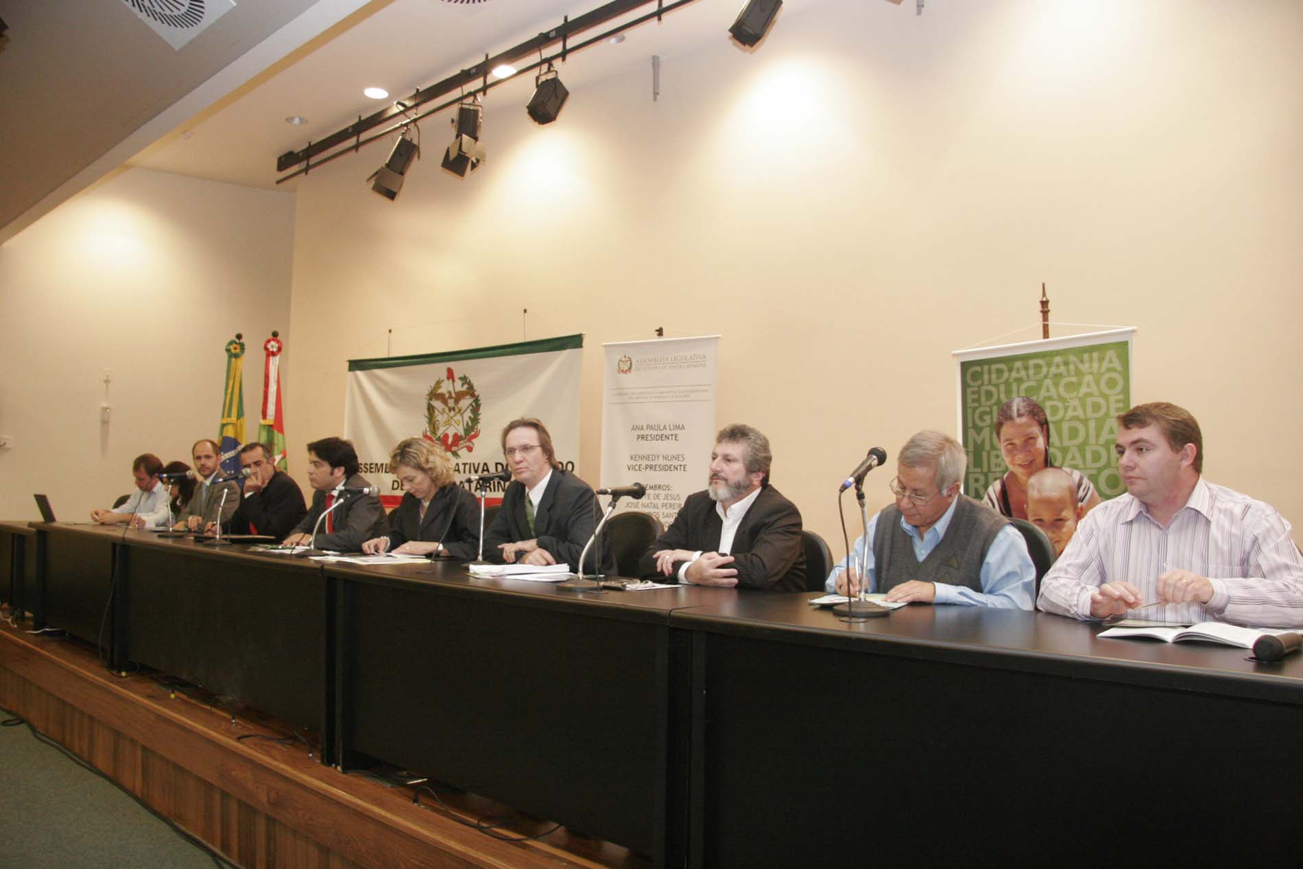 Comissão de Direitos e Garantias Fundamentais - Audiência pública para discutir a Defensoria Pública em Santa Catarina