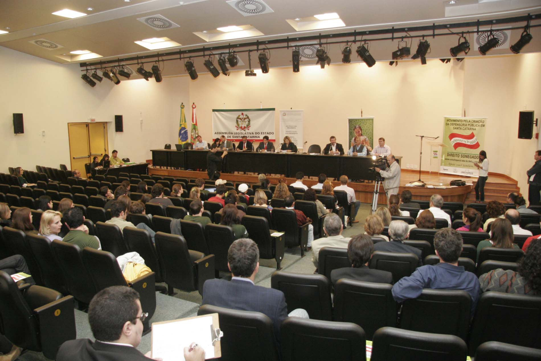 Comissão de Direitos e Garantias Fundamentais - Audiência pública para discutir a Defensoria Pública em Santa Catarina