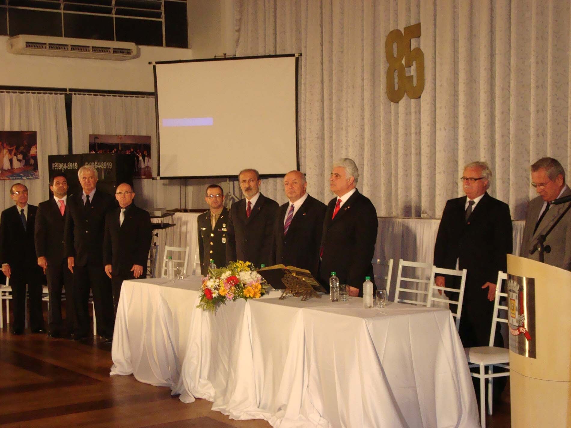 Dos Gabinetes – Décio prestigia 85 anos do Mampituba Clube