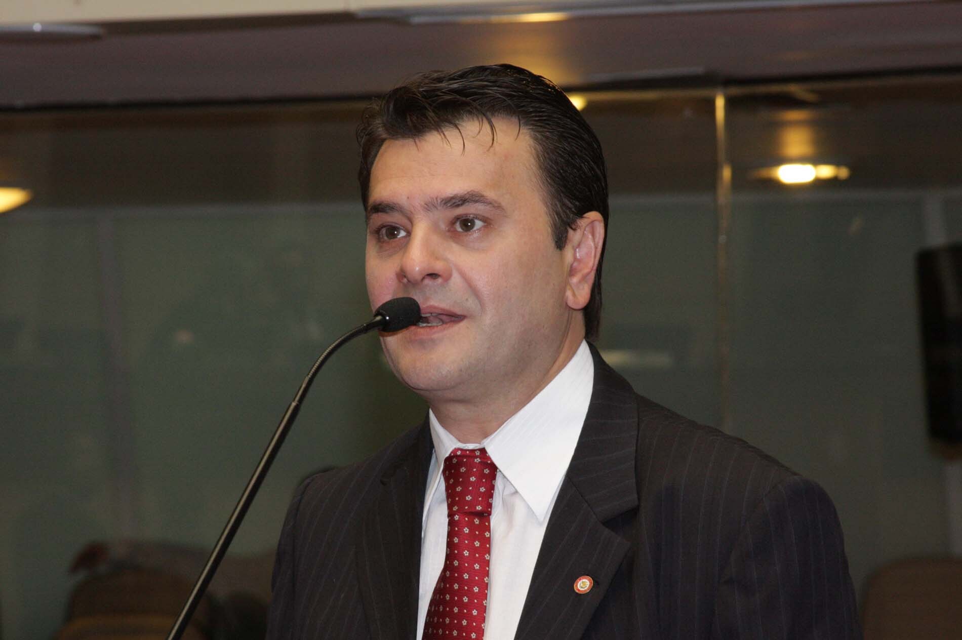Dos Gabinetes – Deputado prestigia comemoração dos dez anos  do Cejesc