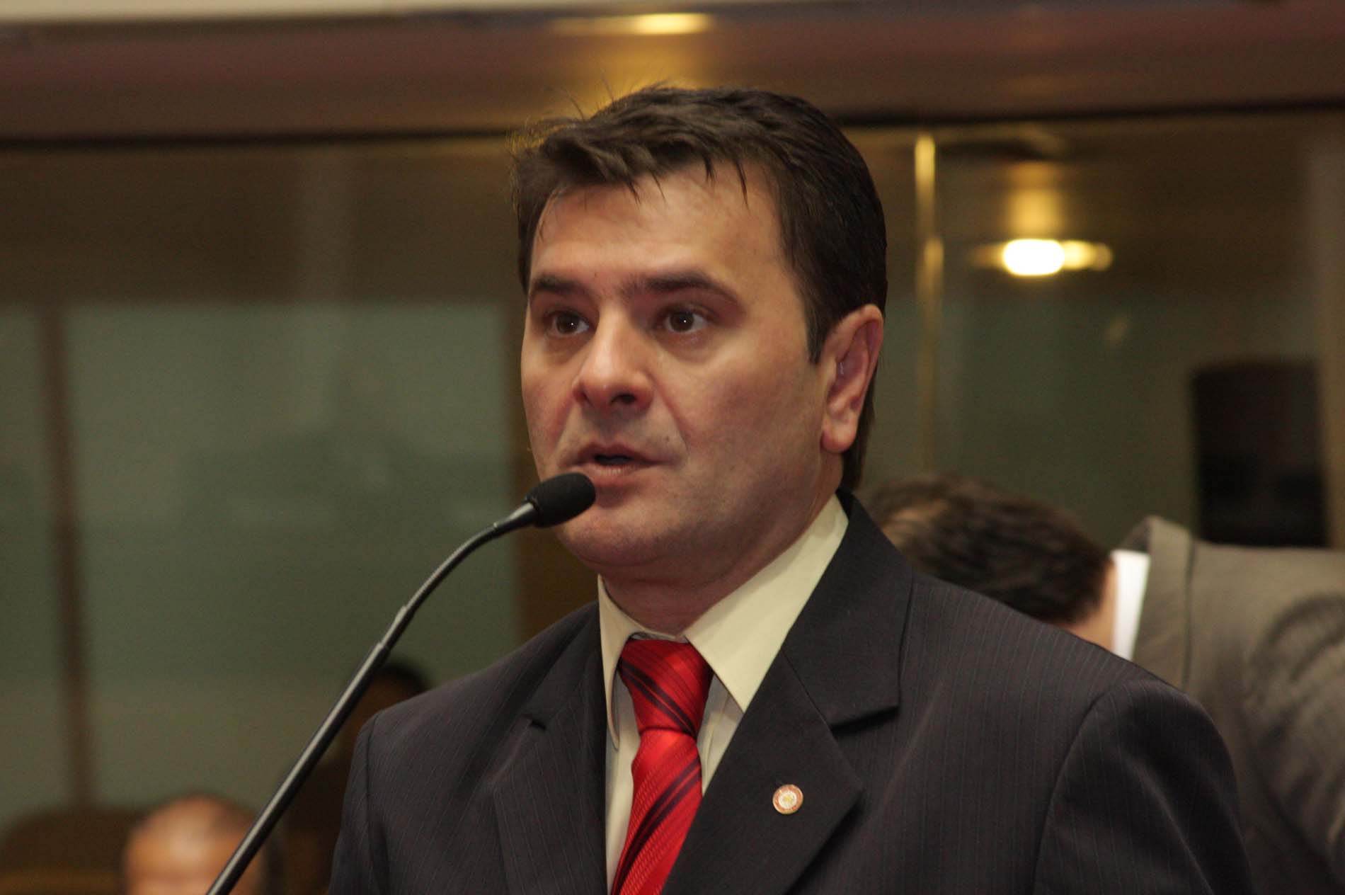 Deputado Elizeu Mattos (PMDB)