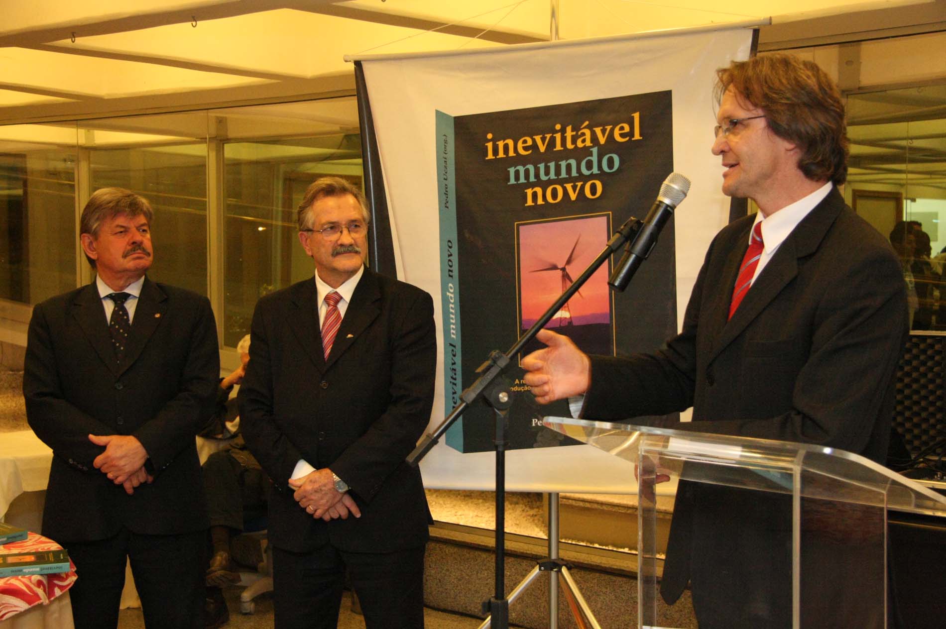 Lançamento do livro “Inevitável mundo novo”