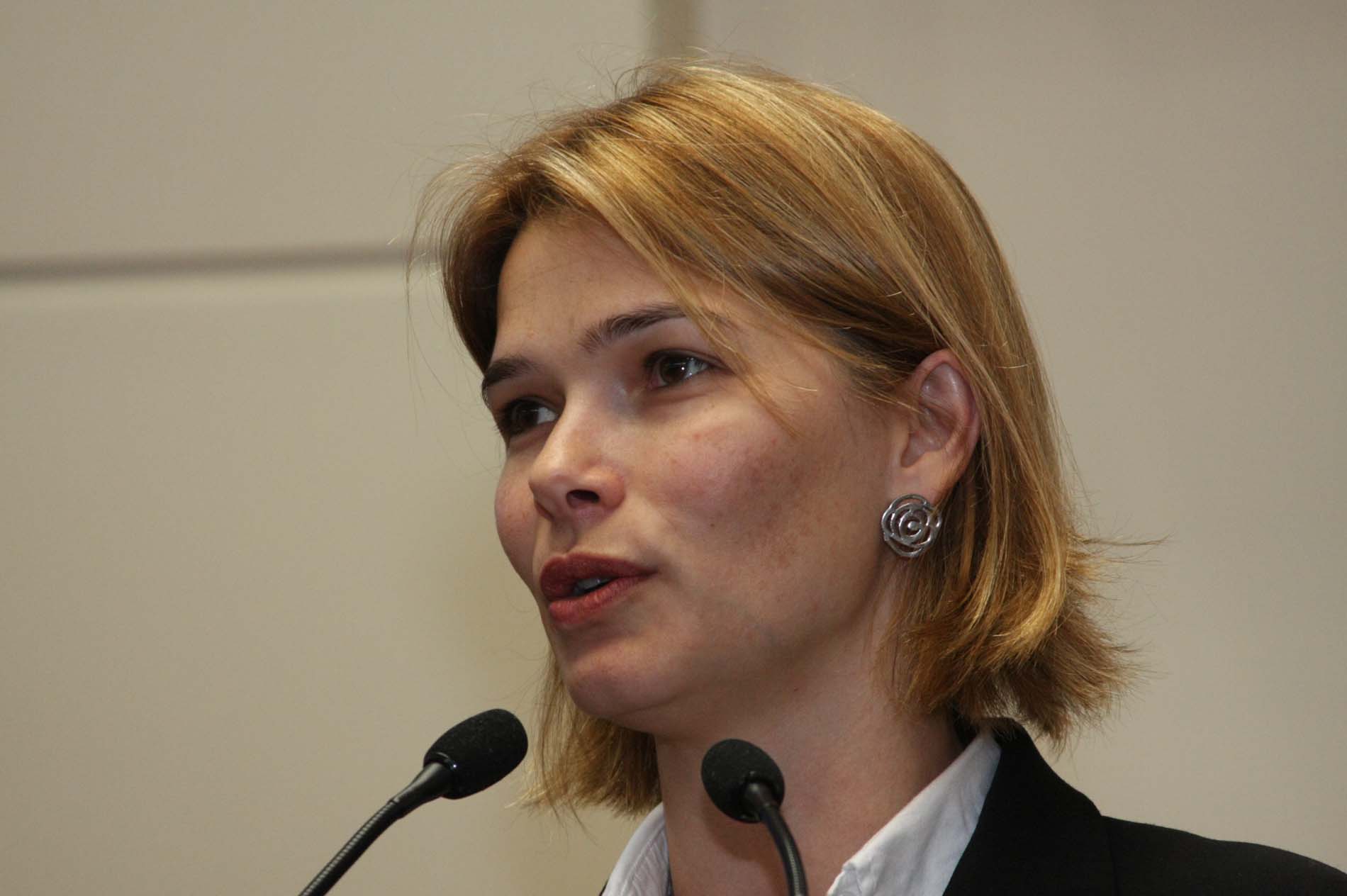 Deputada Angela Albino (PCdoB)