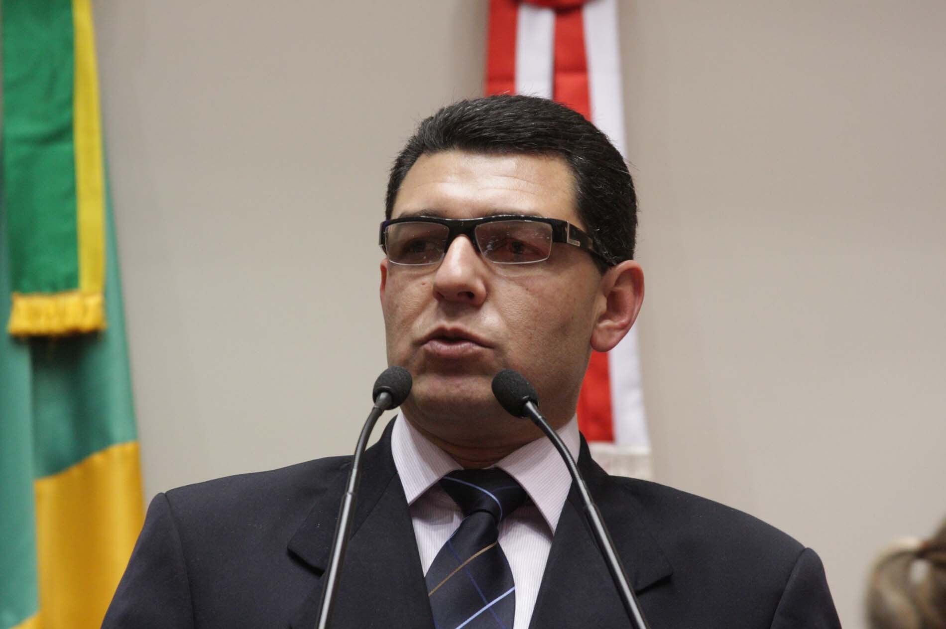 Dos Gabinetes – Plínio de Castro pede solução urgente para quadro “caótico” da suinocultura