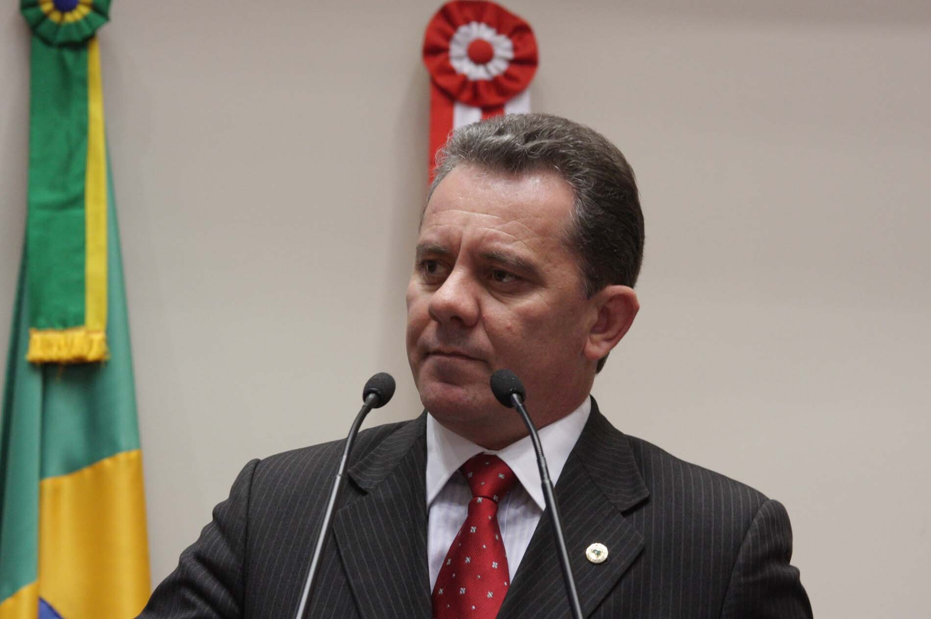 Dos Gabinetes – Alesc aprova moção de Ponticelli que pede afastamento de Sarney