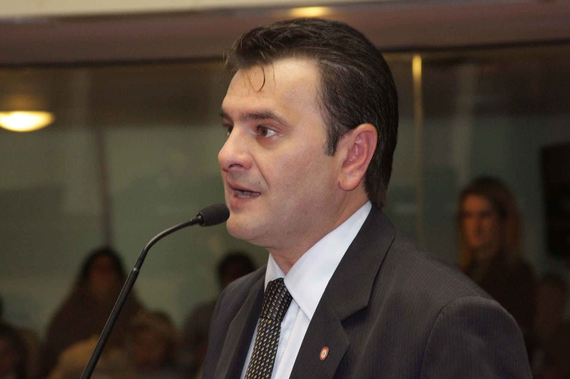 Deputado Elizeu Mattos (PMDB)