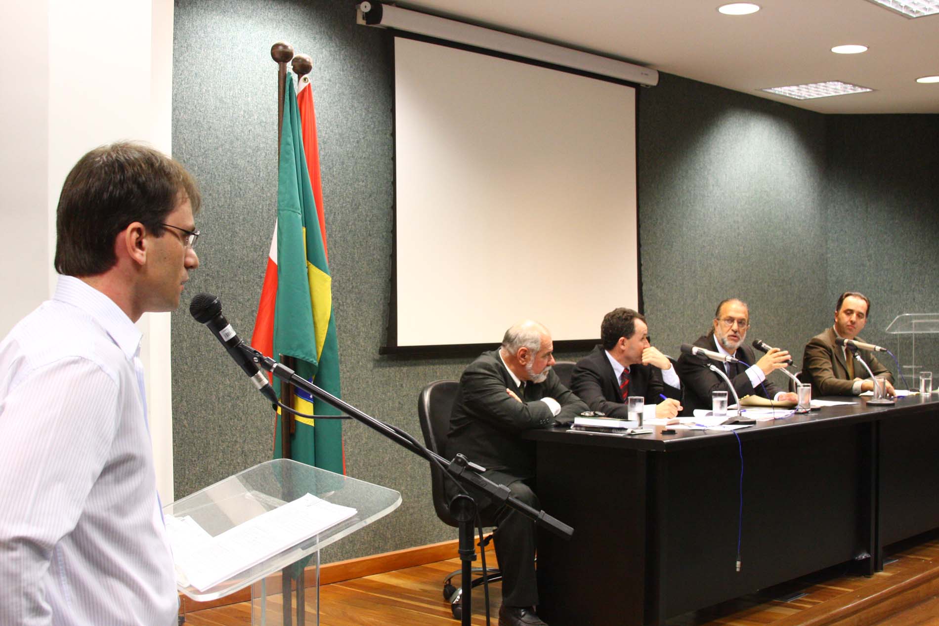 Fórum Parlamentar de discussão das Terras Indígenas no Norte/Nordeste de Santa Catarina.