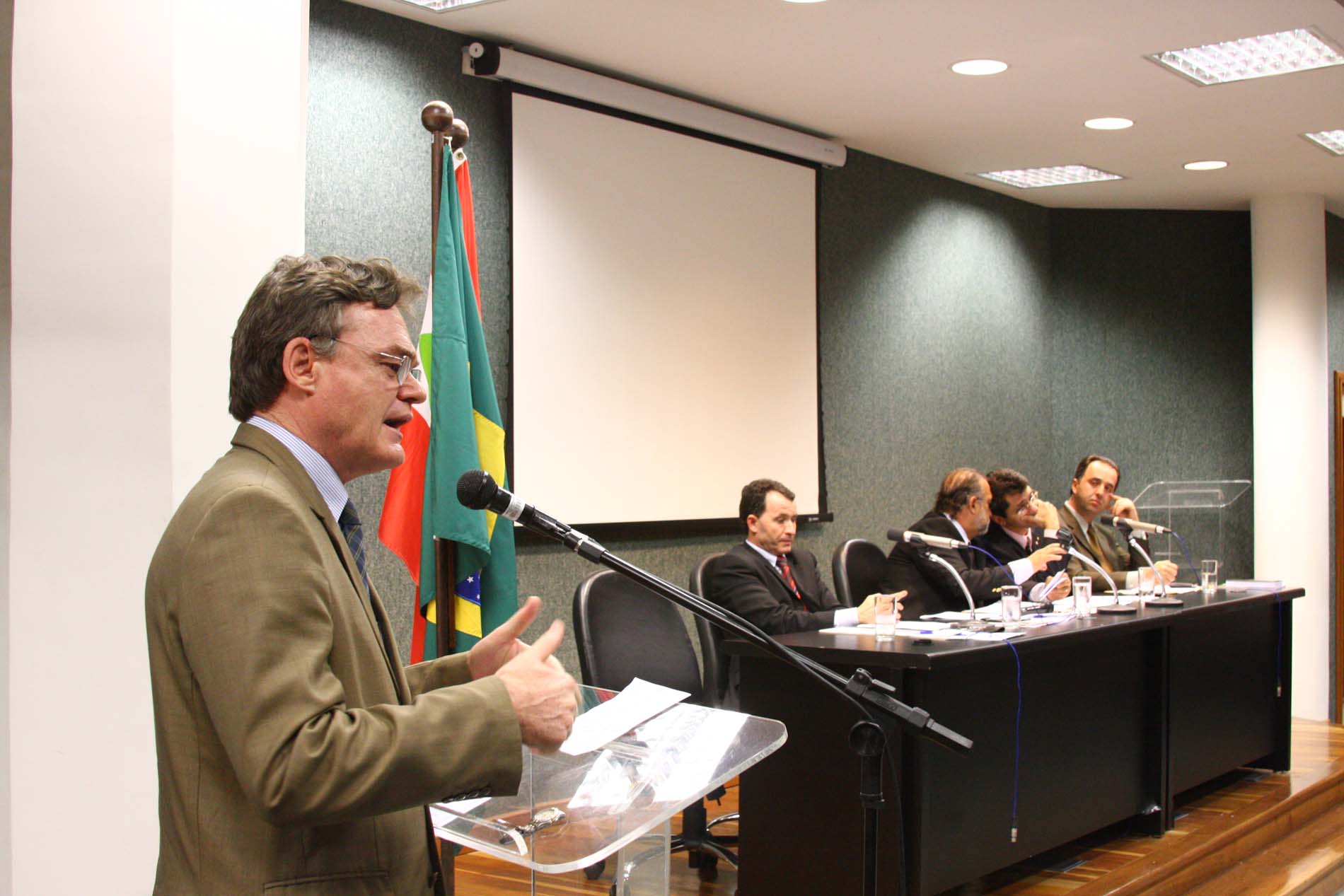 Fórum Parlamentar de discussão das Terras Indígenas no Norte/Nordeste de Santa Catarina.