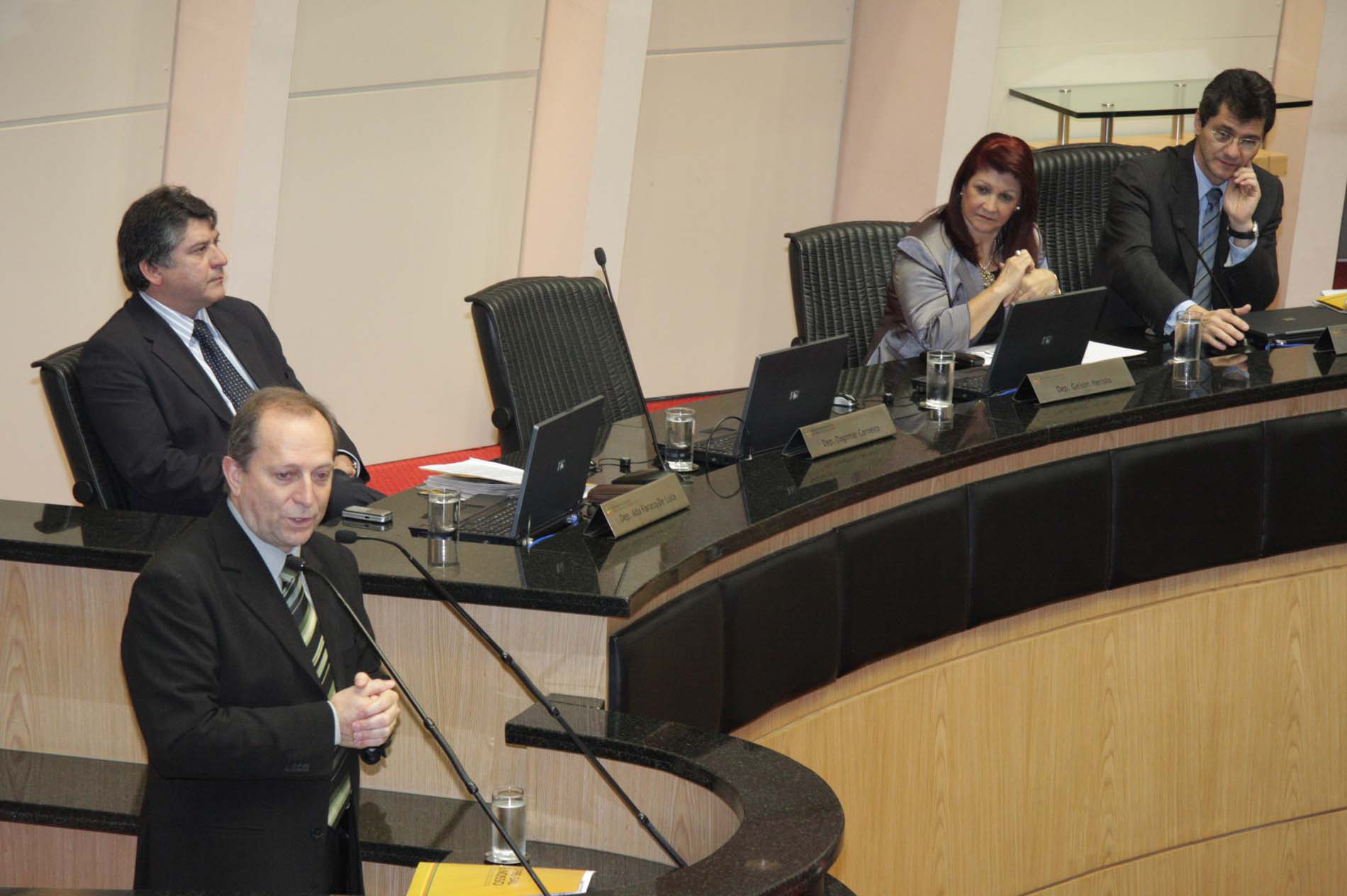 Audiência pública para discutir – Petróleo e Soberania Nacional- com a presença do presidente do Legislativo do RS