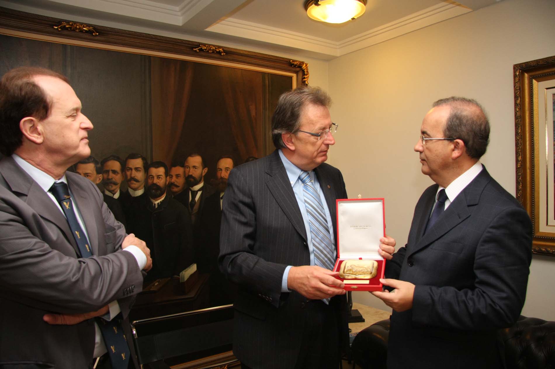 Presidente Jorginho Mello recebe o representante da Província de Vêneto na Itália