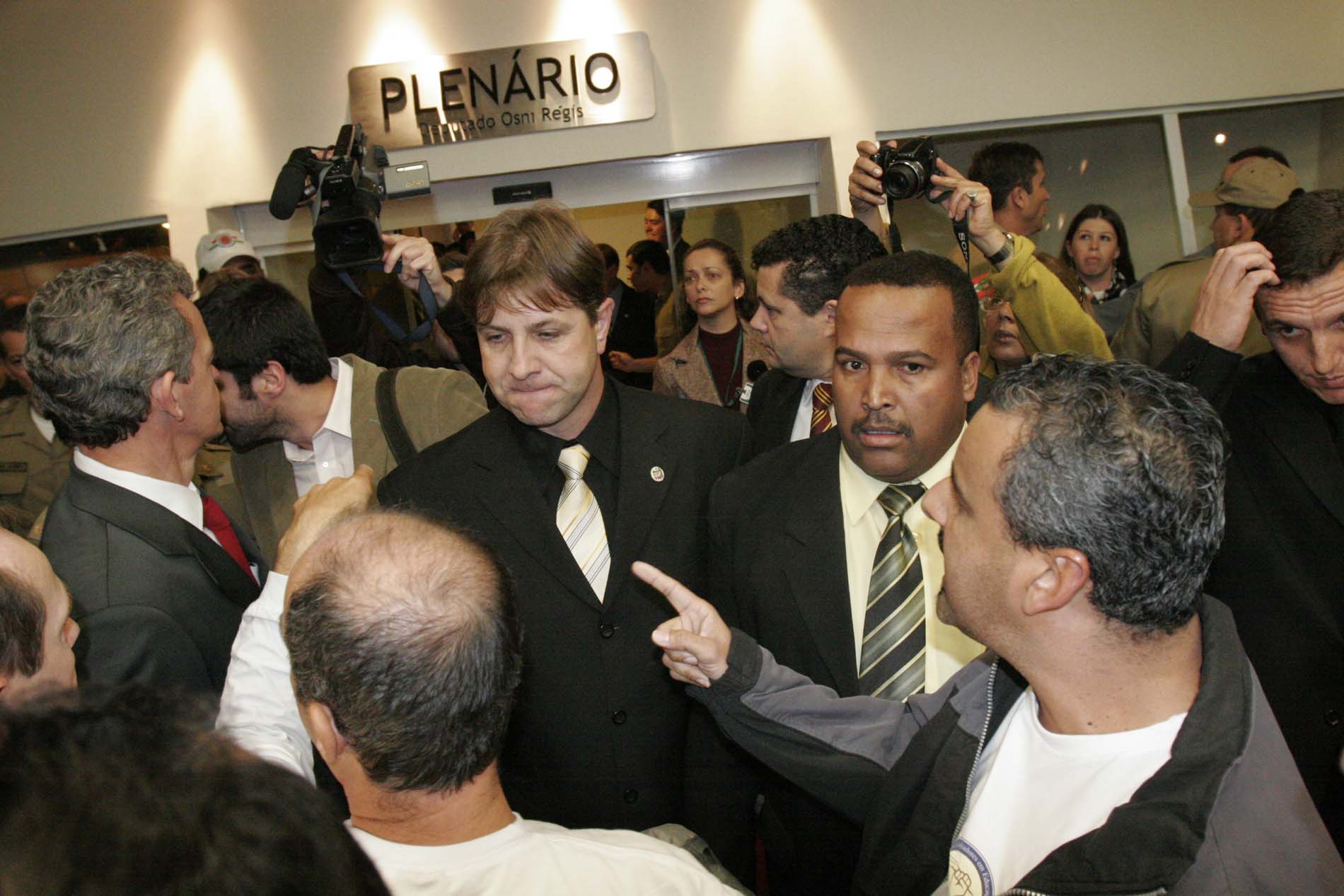 Oficiais e Praças acompanham a Sessão Ordinária