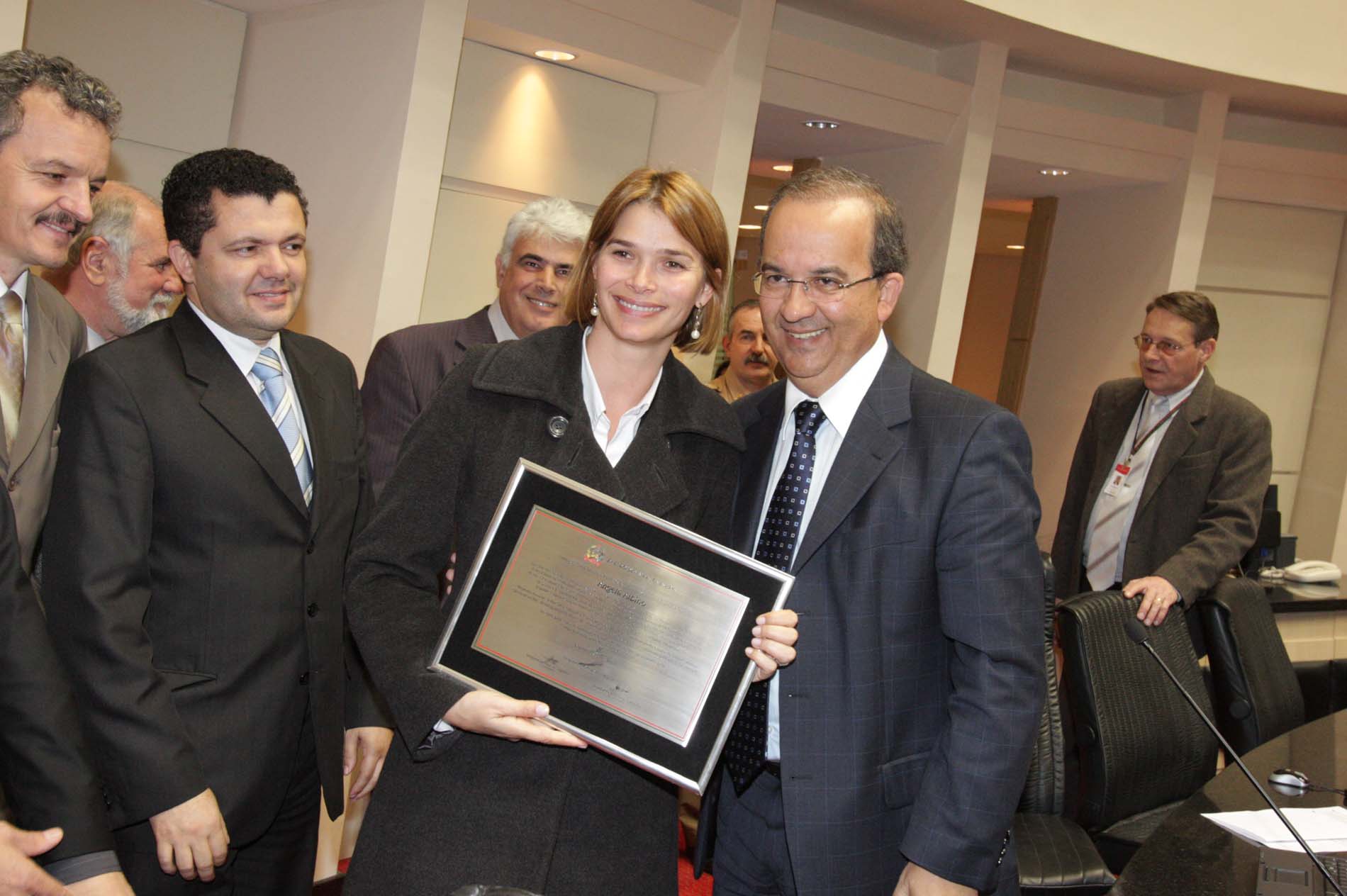 Deputada Angela Albino (PCdoB) recebe homenagem