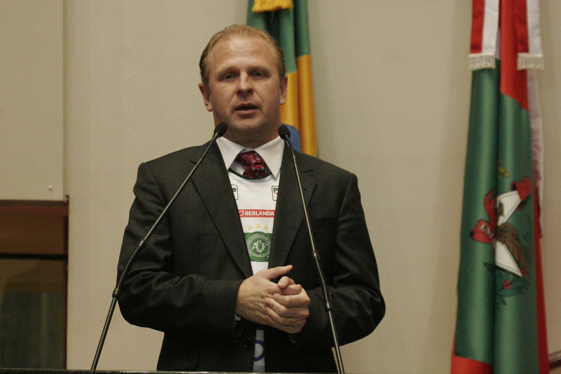 Dos Gabinetes – Semestre de muitas atividades para o deputado Gelson Merísio