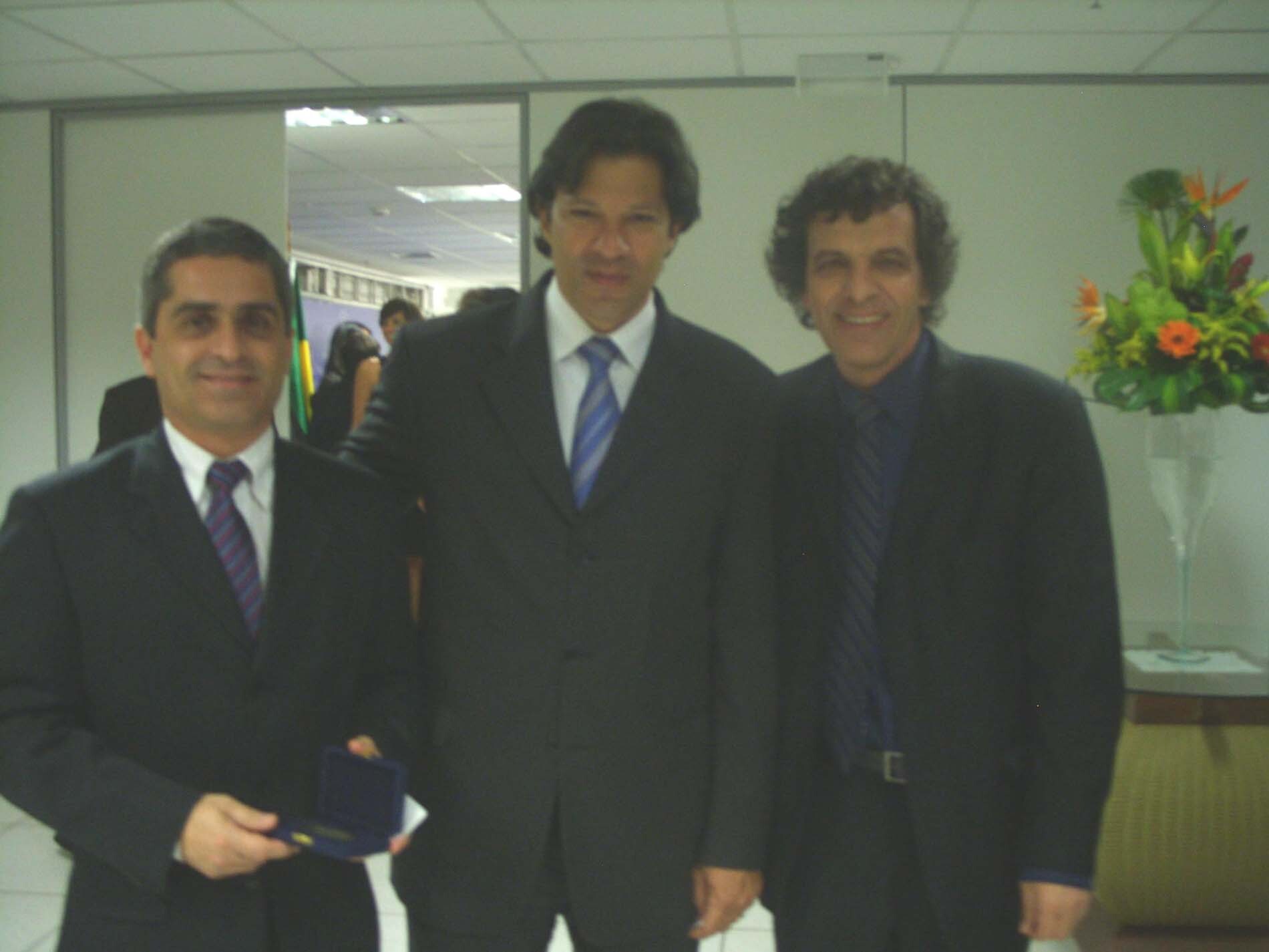 Dos Gabinetes – Serafim participa da entrega do Prêmio Capes a Sérgio Graziano