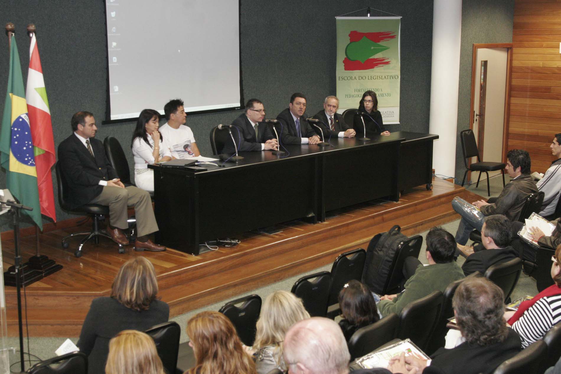 Conferência Livre - O Orçamento Público como garantia do direito fundamental à segurança: destinação de recursos públicos para a prevenção à violência - Promoção: Escola do Legislativo