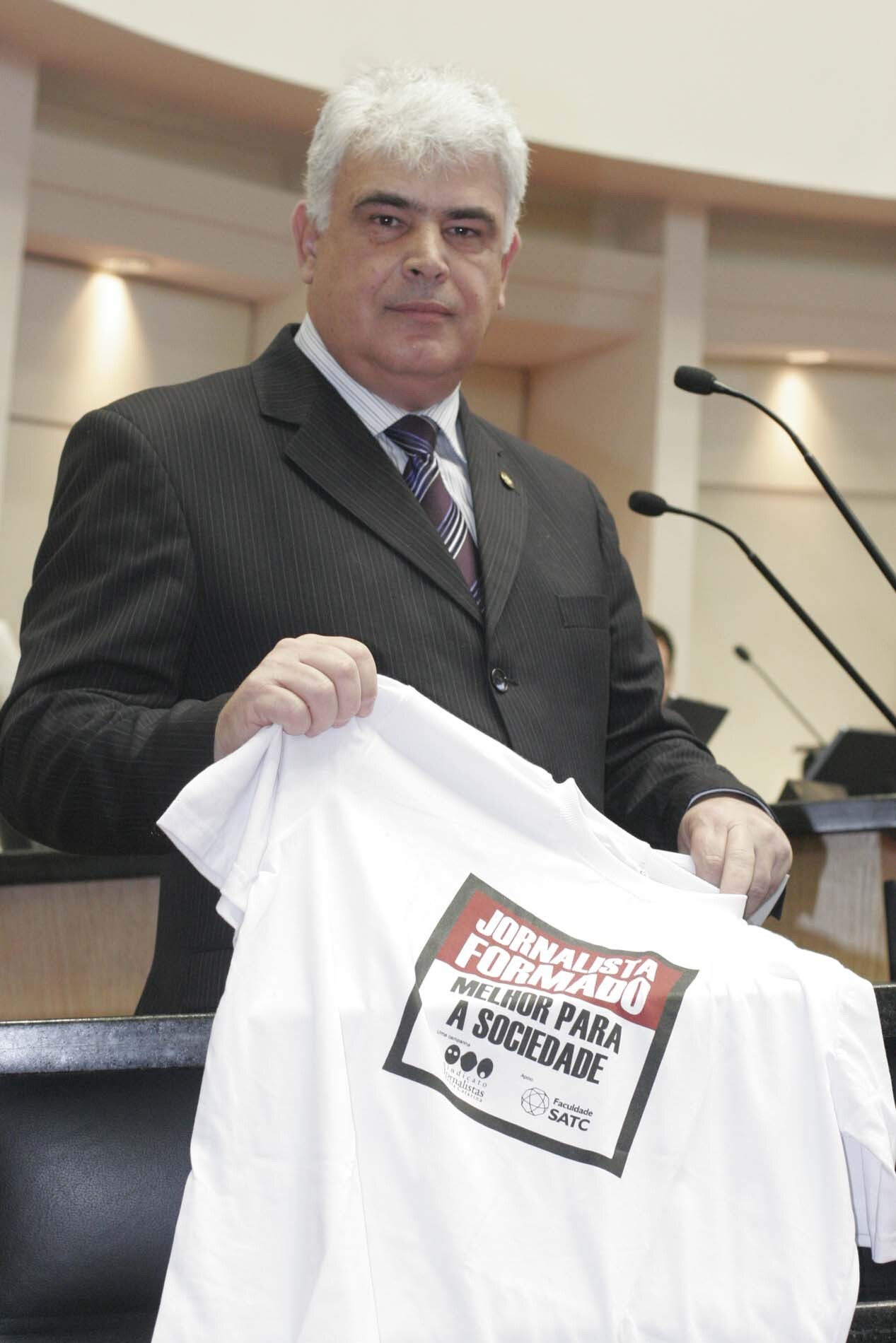 Dos Gabinetes – Deputado Décio manifesta apoio à luta dos jornalistas