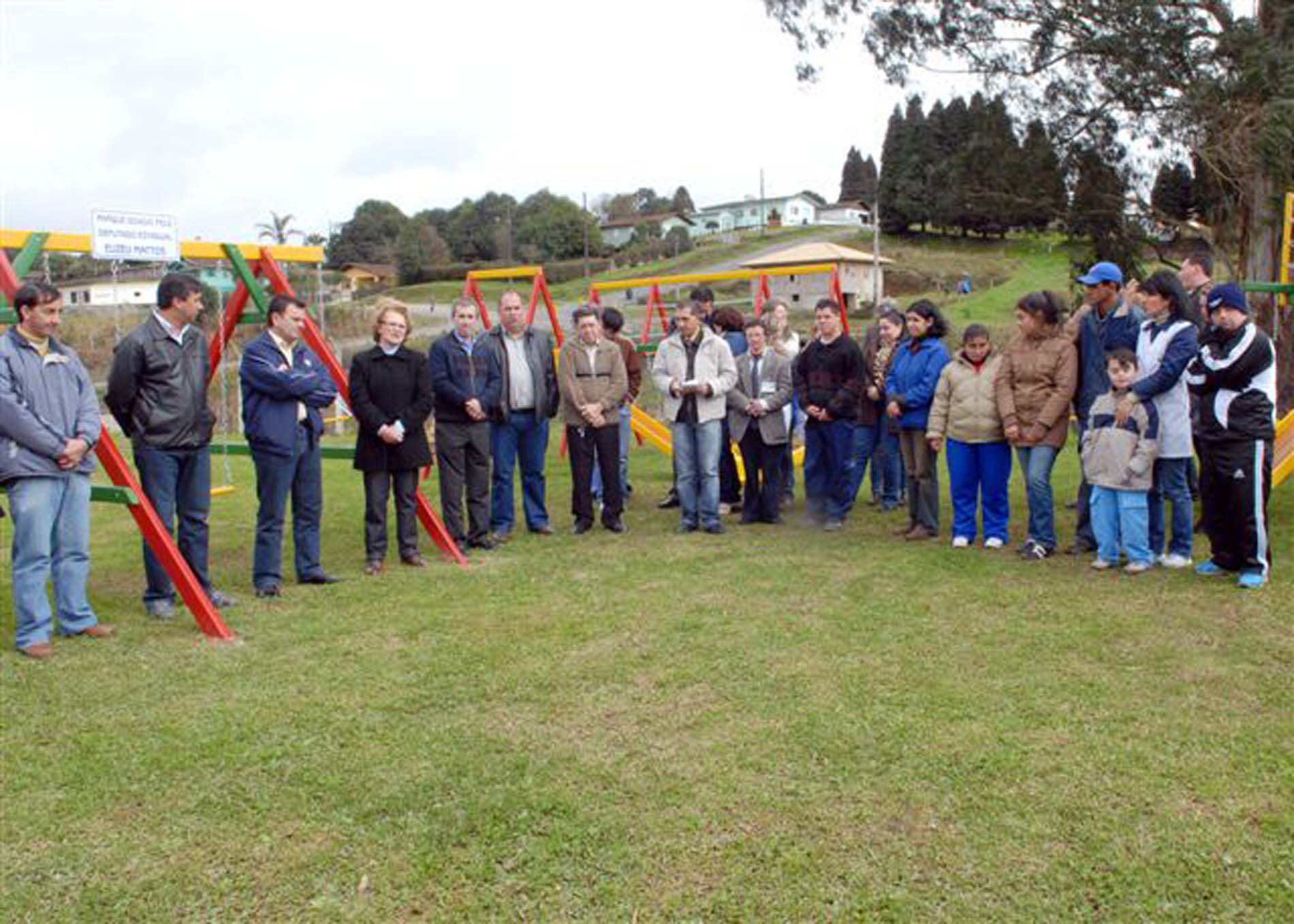 Apae de Otacílio Costa ganha parque infantil