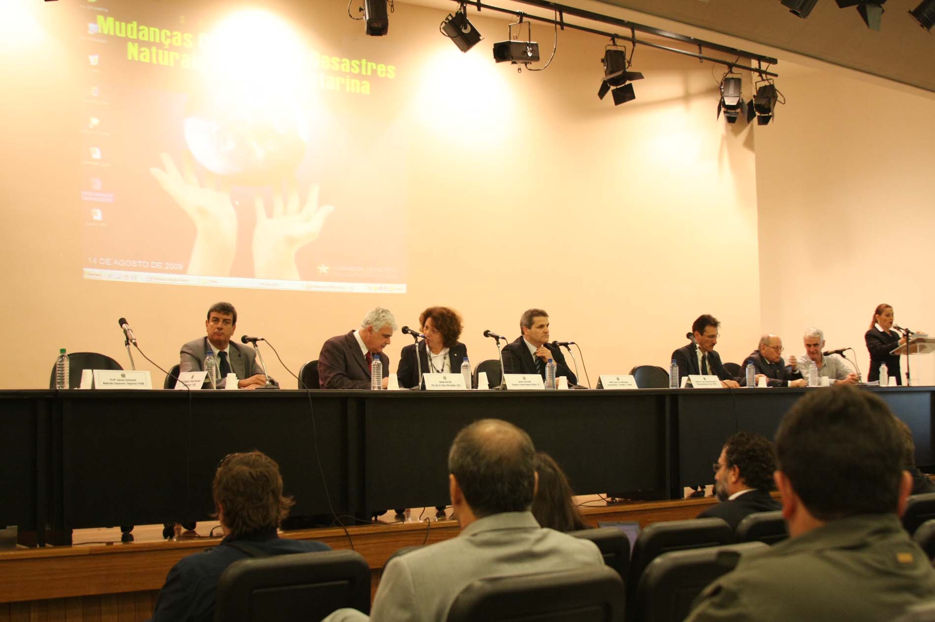 Seminário sobre Mudanças climáticas e desastres naturais