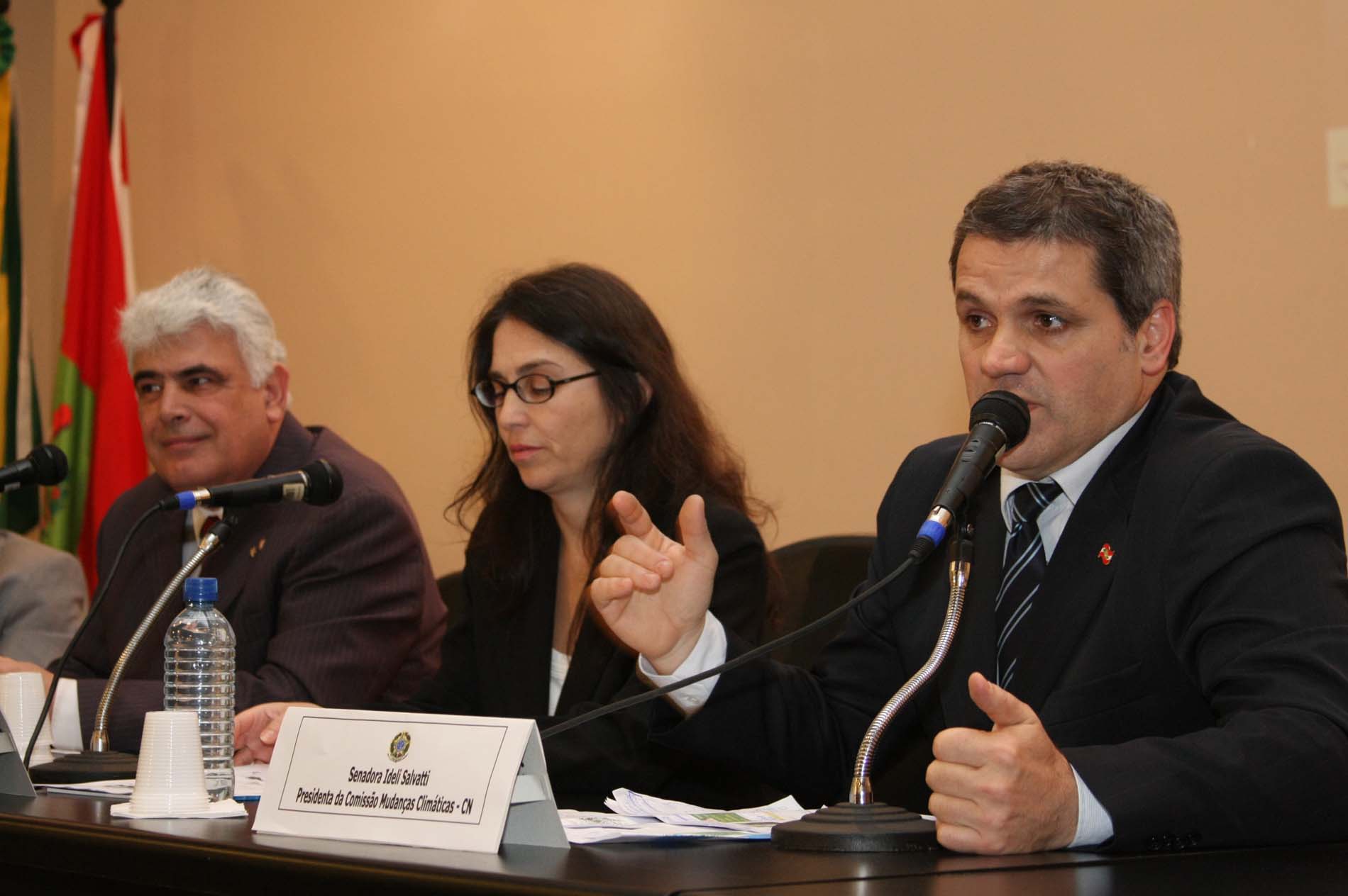 Seminário sobre Mudanças climáticas e desastres naturais